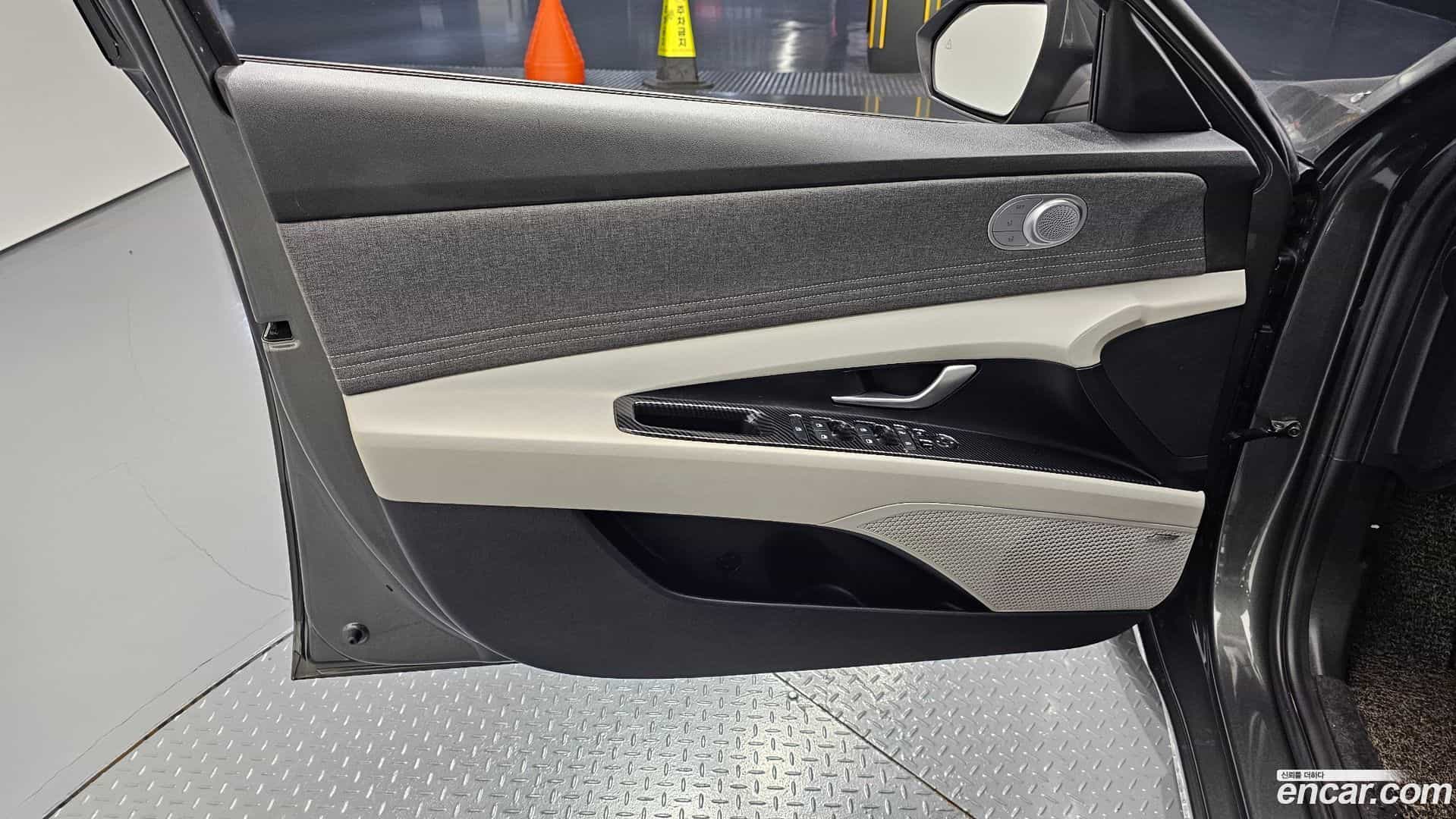 AVANTE Hyundai 2021.0-INNER-034