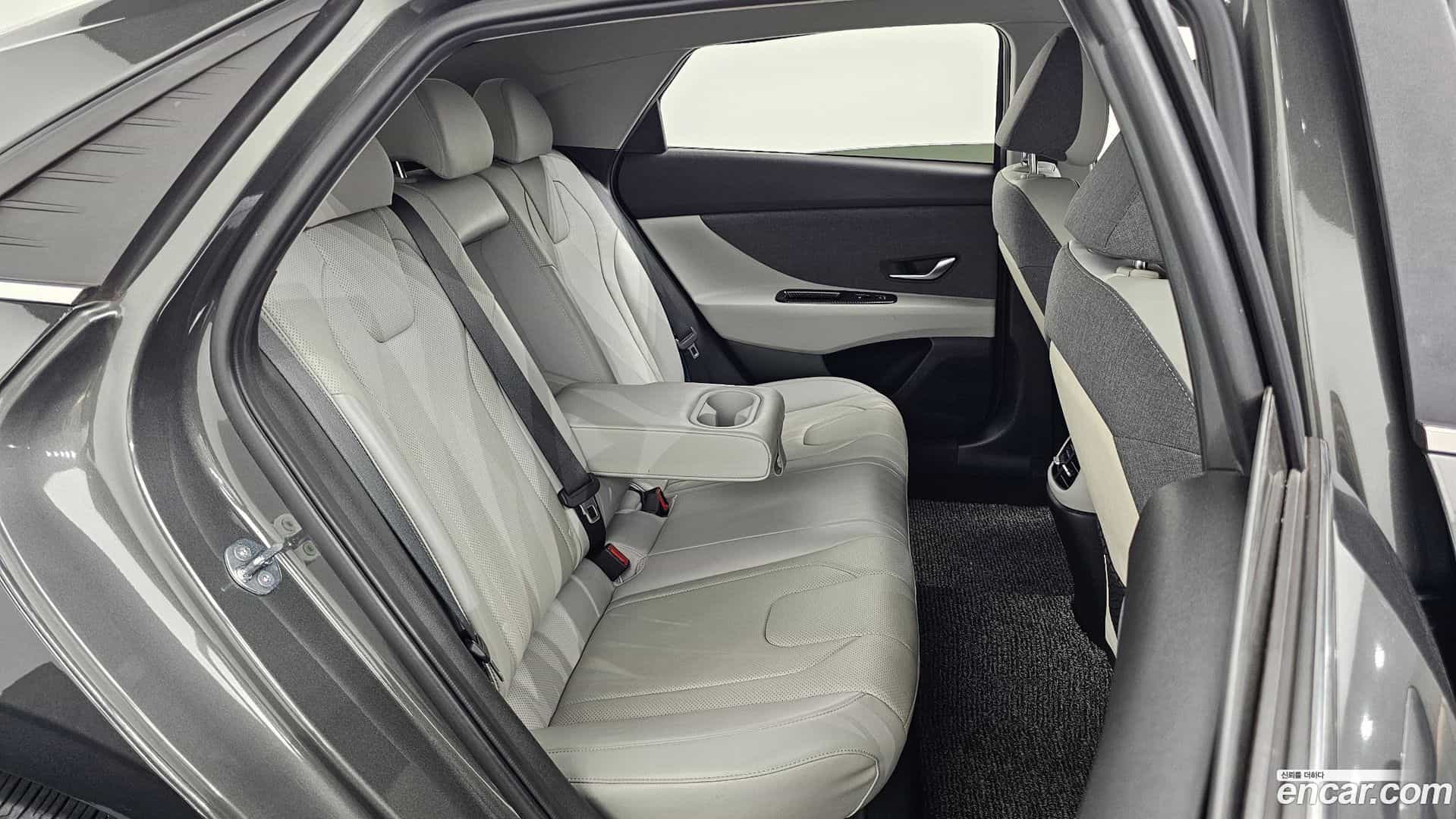 AVANTE Hyundai 2021.0-INNER-036