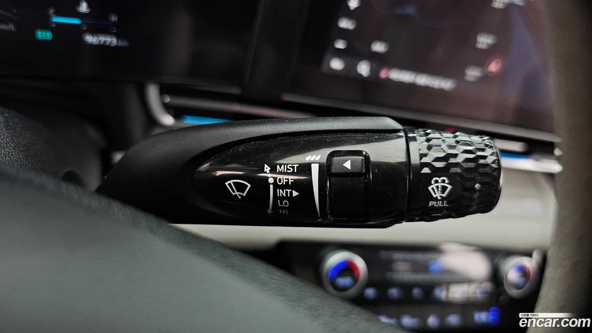AVANTE Hyundai 2021.0-OPTION-040