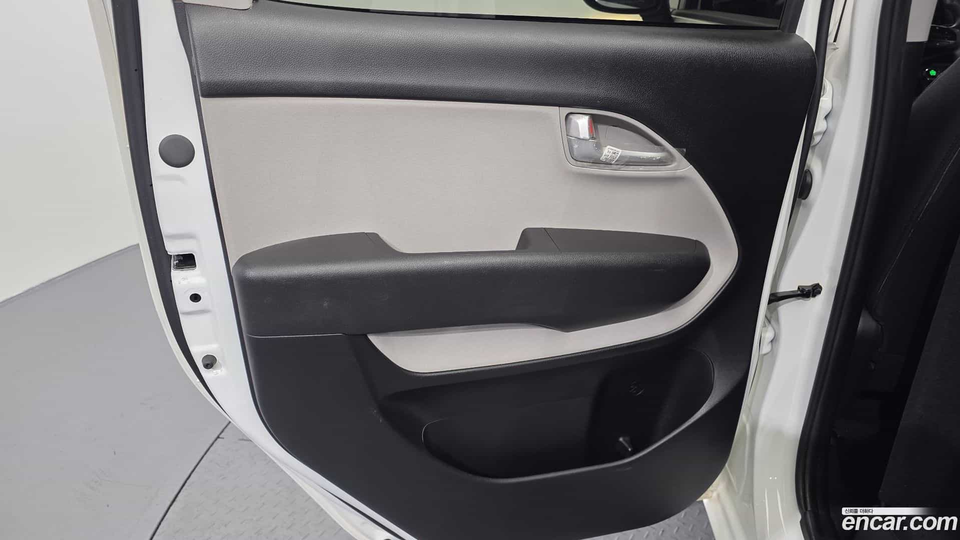 RAY Kia 2023.4-INNER-035