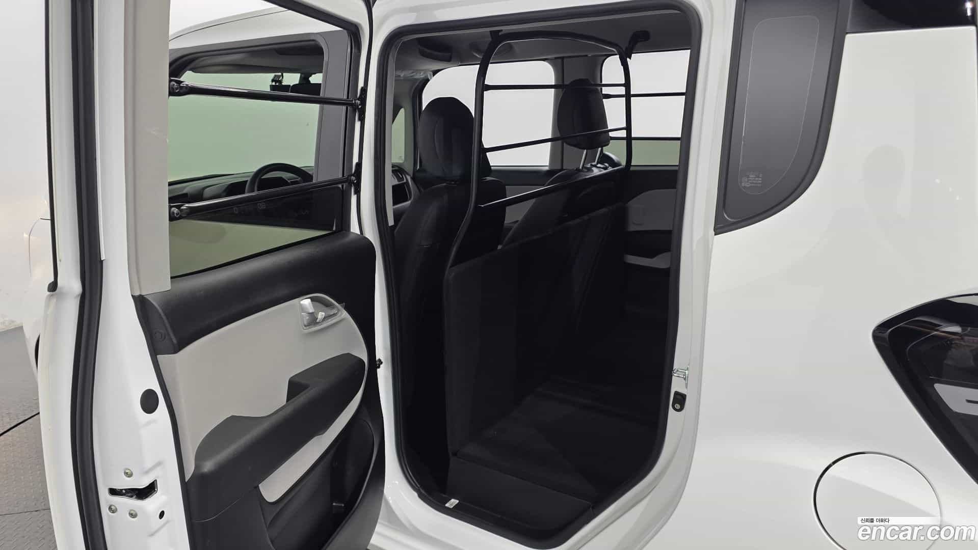 RAY Kia 2023.4-INNER-036