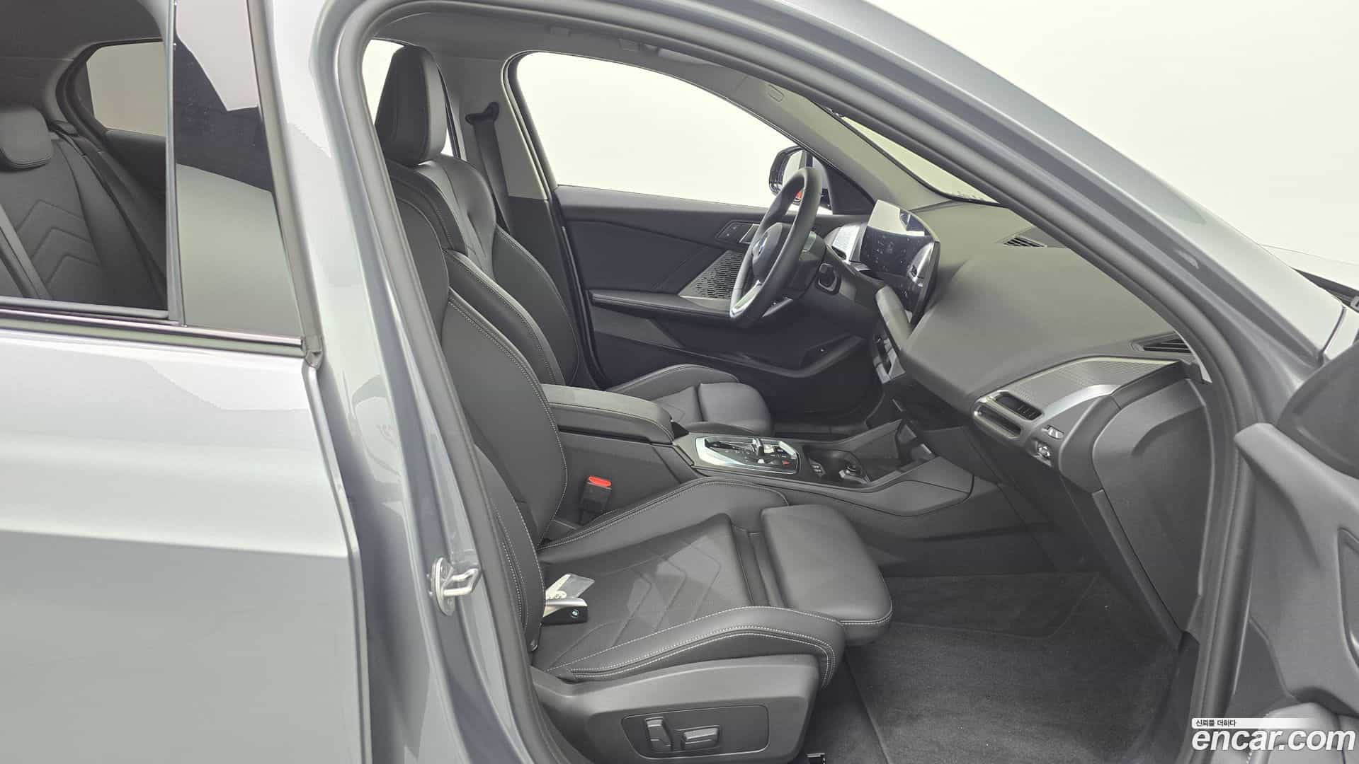 1-Series BMW 2025.7-INNER-036