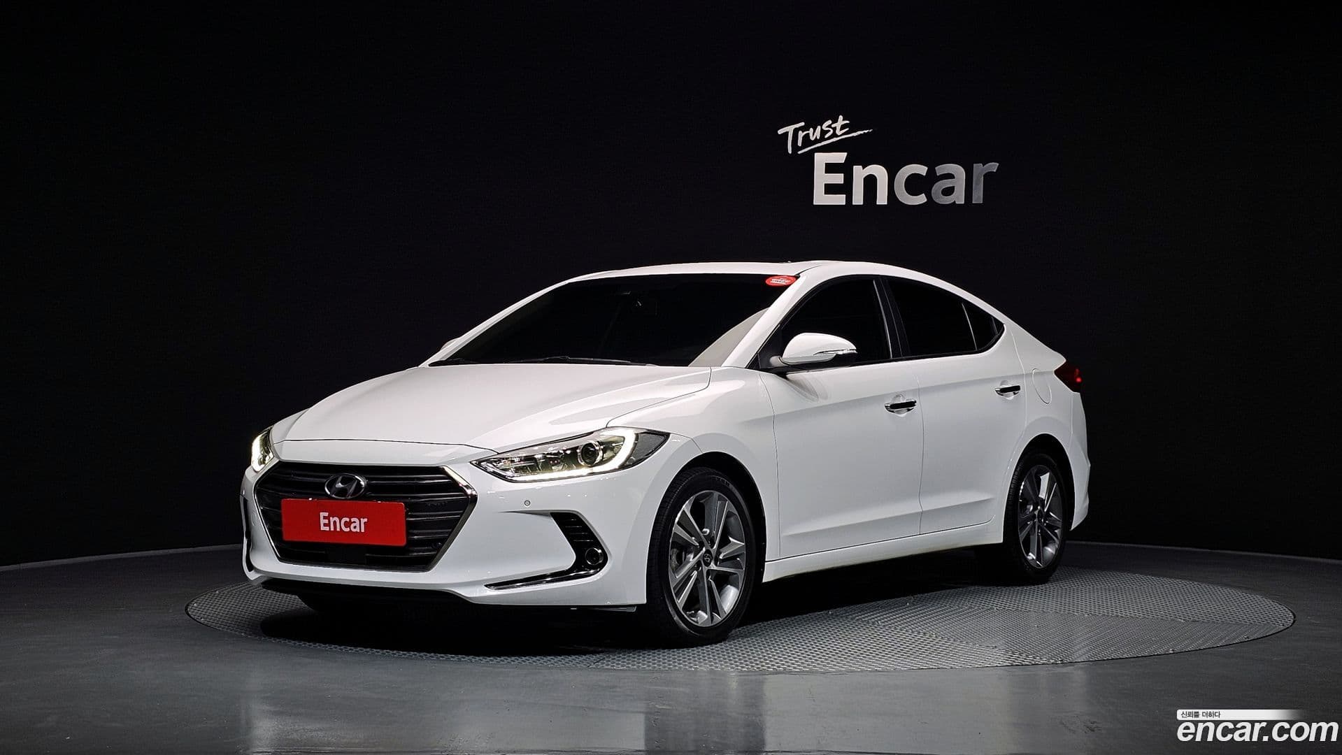 Main__Slider__Photo:AVANTE Hyundai 2017.7-0