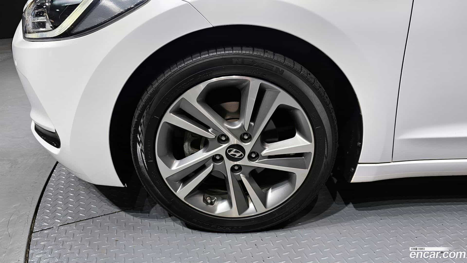 AVANTE Hyundai 2017.7-OUTER-005