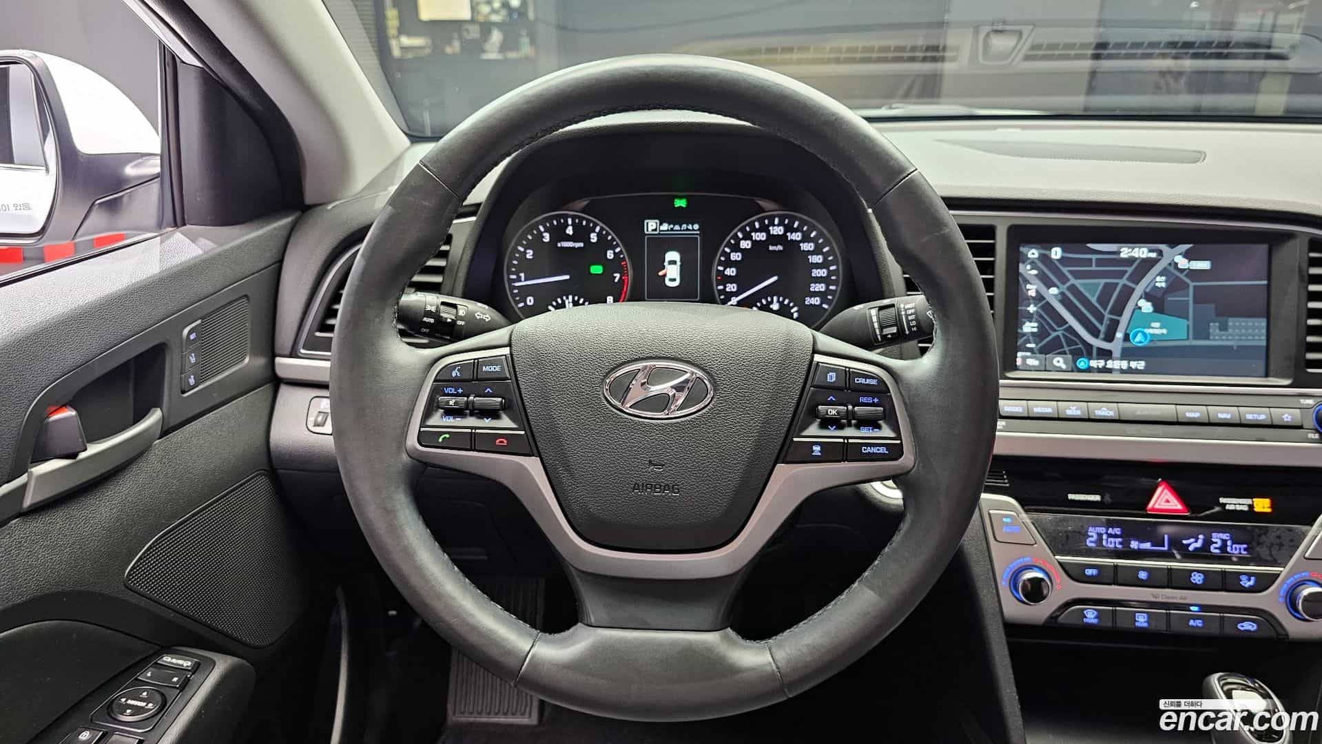 AVANTE Hyundai 2017.7-OPTION-017