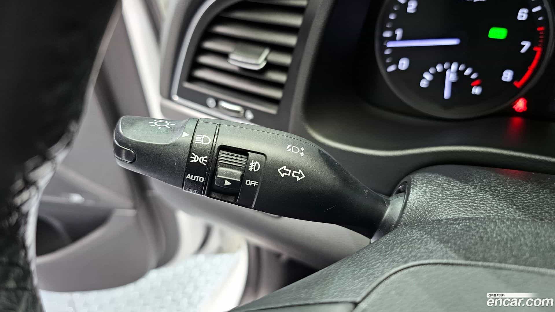 AVANTE Hyundai 2017.7-OPTION-022