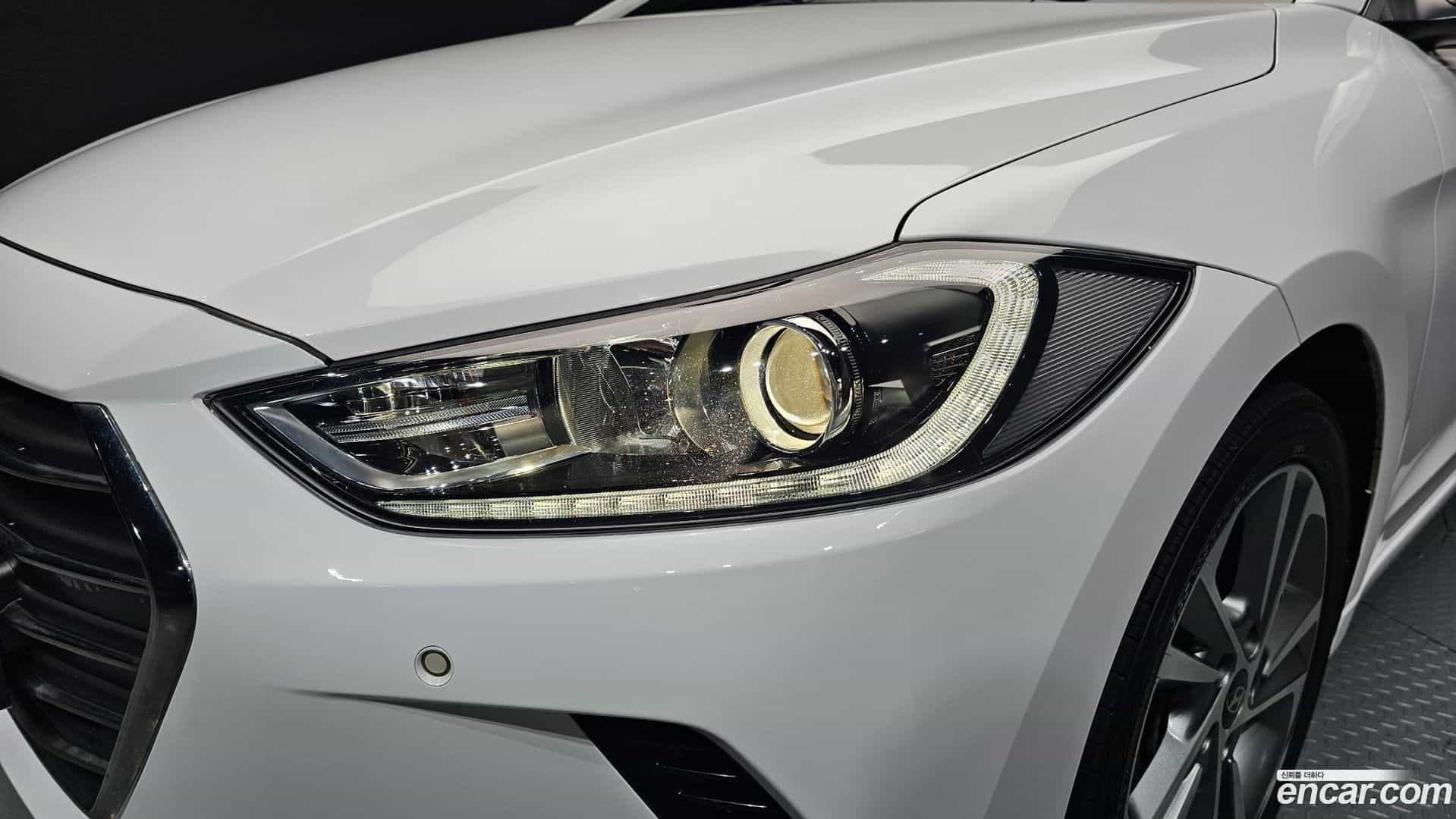 AVANTE Hyundai 2017.7-OUTER-032