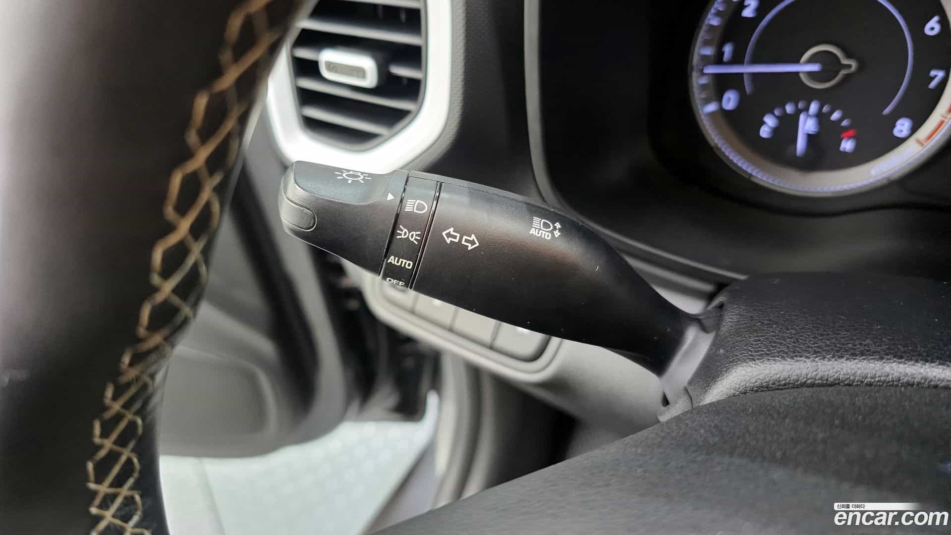 Venue Hyundai 2019.7-OPTION-022