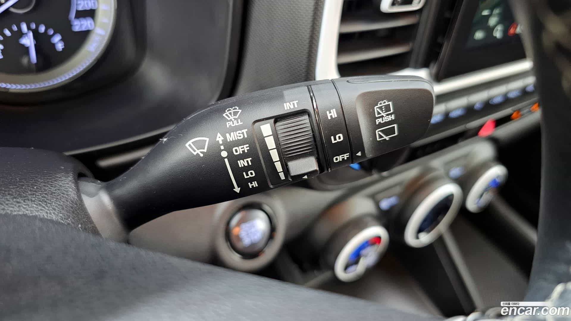 Venue Hyundai 2019.7-OPTION-023