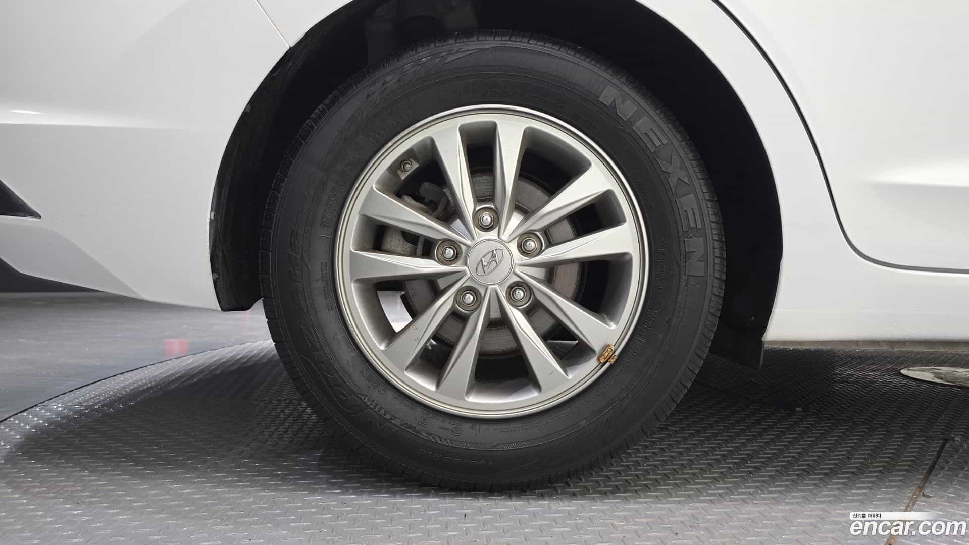 AVANTE Hyundai 2020.1-OUTER-005