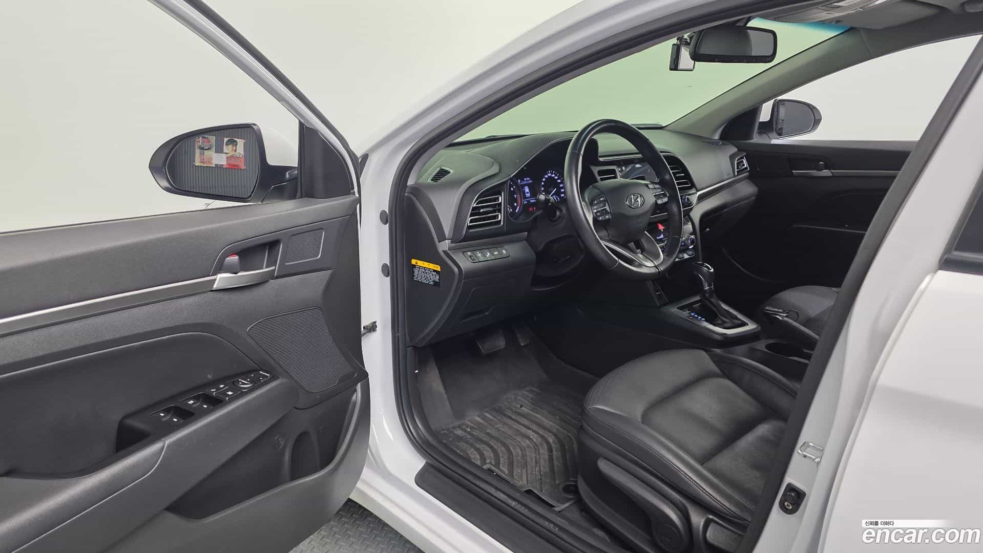 AVANTE Hyundai 2020.1-INNER-010