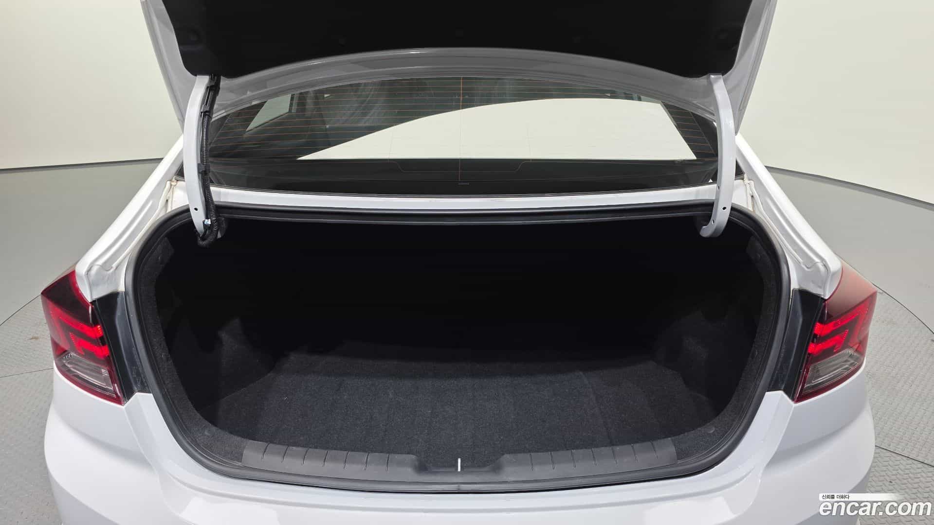 AVANTE Hyundai 2020.1-OPTION-024