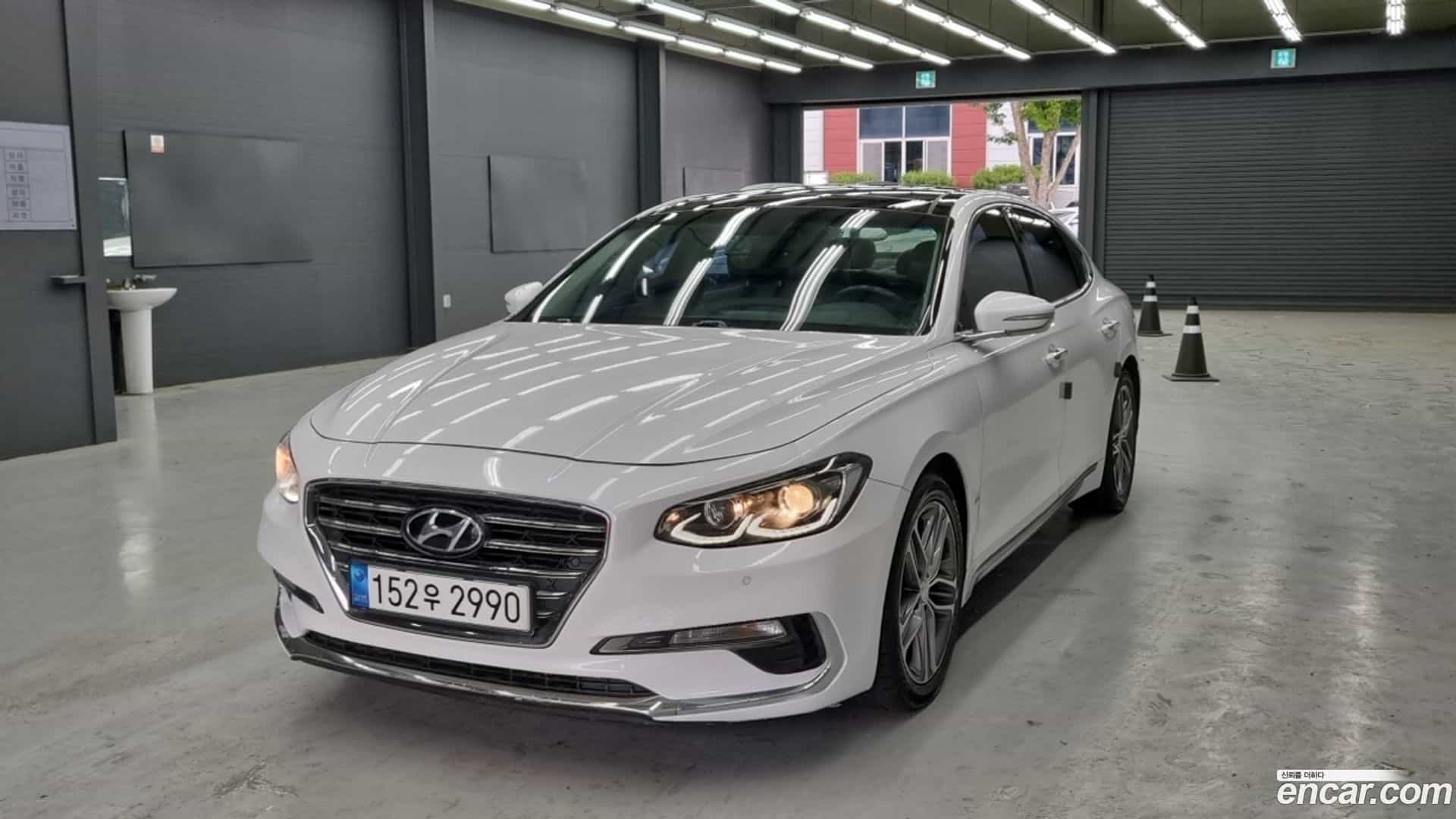 Grandeur Hyundai 2017.1-OUTER-001