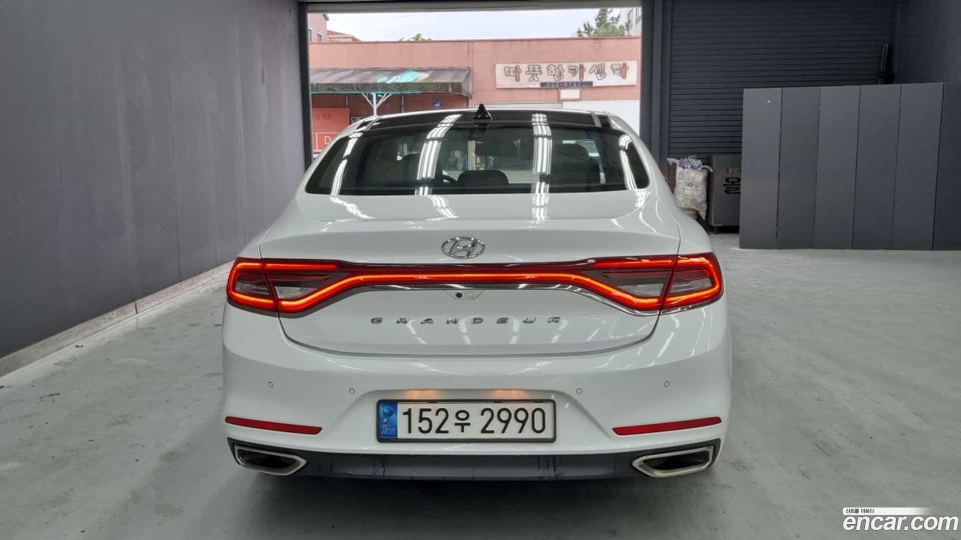 Grandeur Hyundai 2017.1-OUTER-005