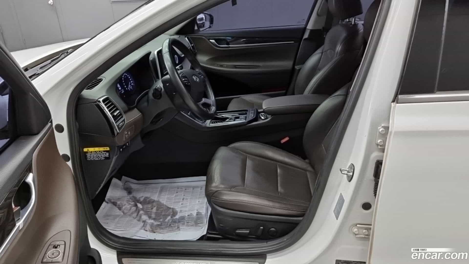 Grandeur Hyundai 2017.1-INNER-007