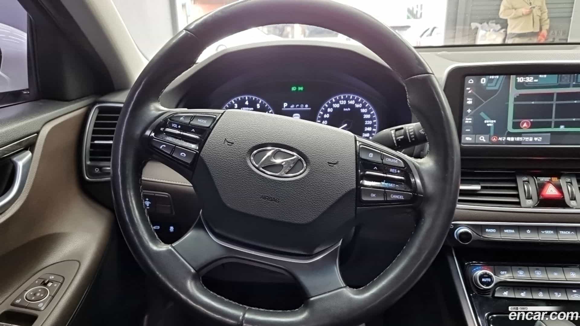 Grandeur Hyundai 2017.1-INNER-009
