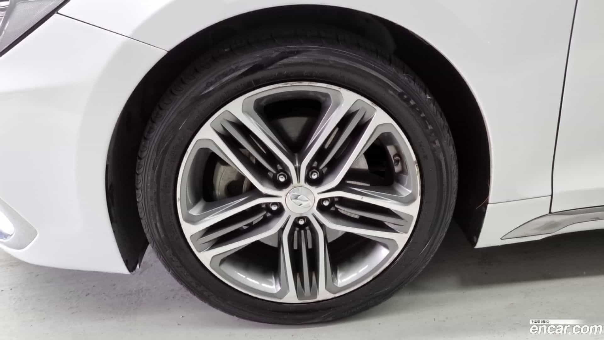 Grandeur Hyundai 2017.1-OPTION-021