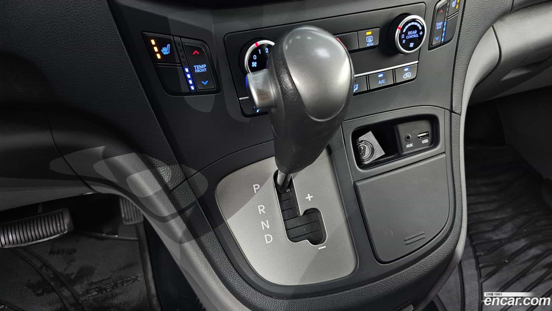 Starex Hyundai 2016.8-INNER-009