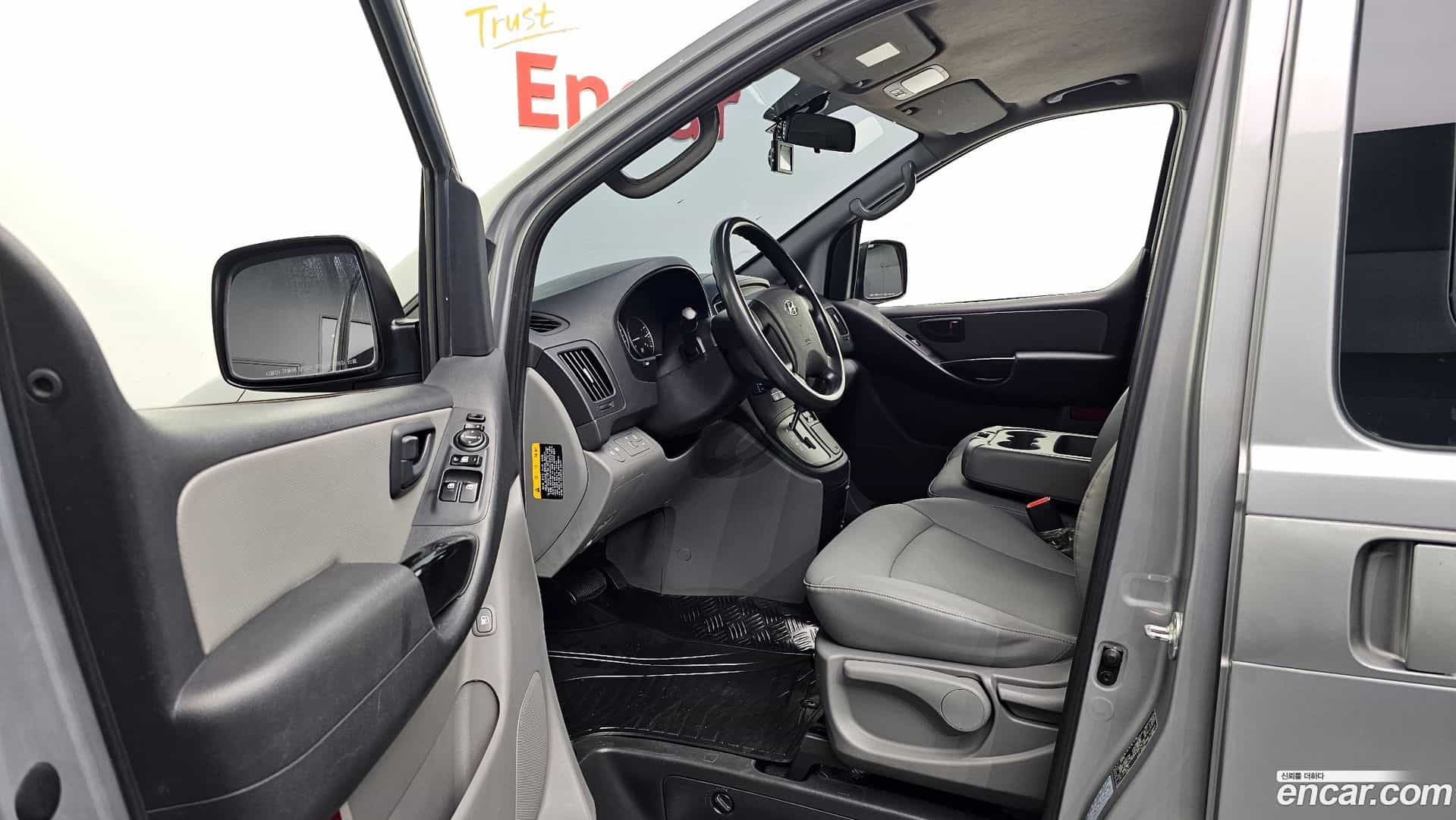 Starex Hyundai 2016.8-INNER-010