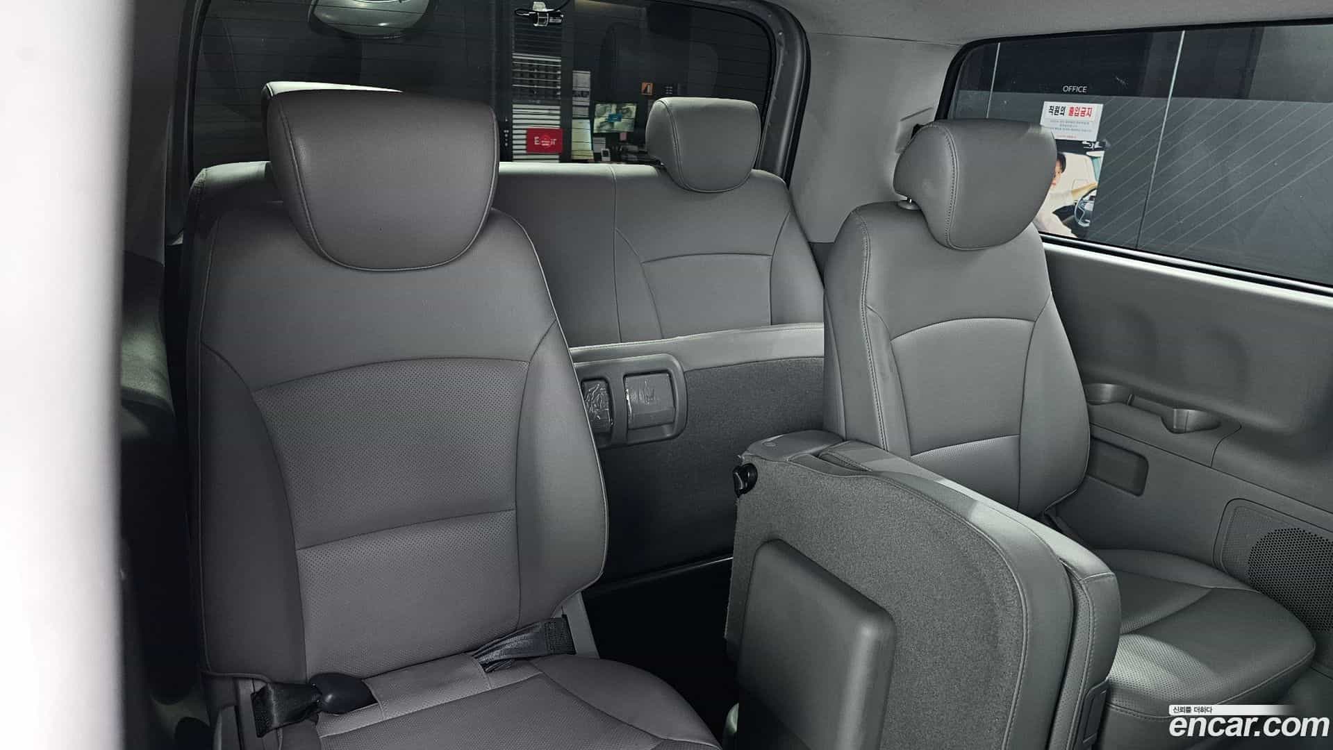 Starex Hyundai 2016.8-OPTION-015