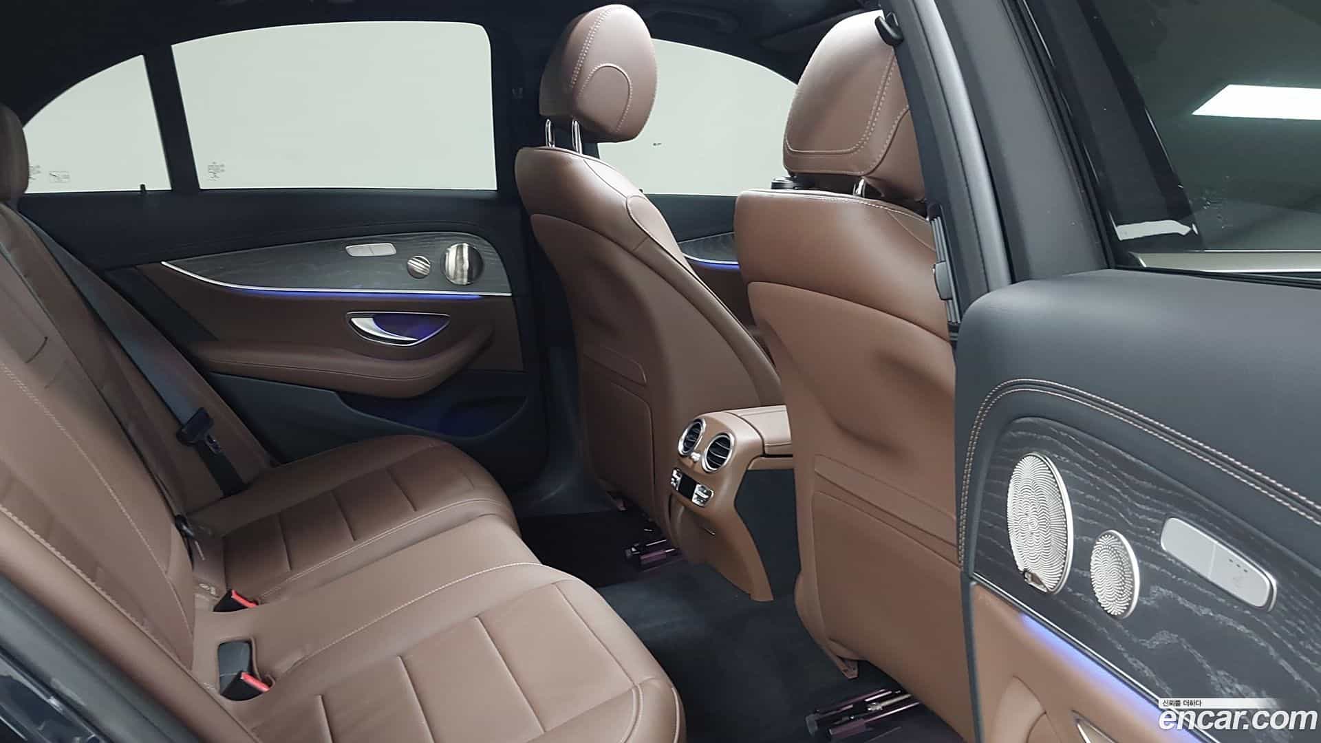 E-Class Mercedes-Benz 2022.10-INNER-010