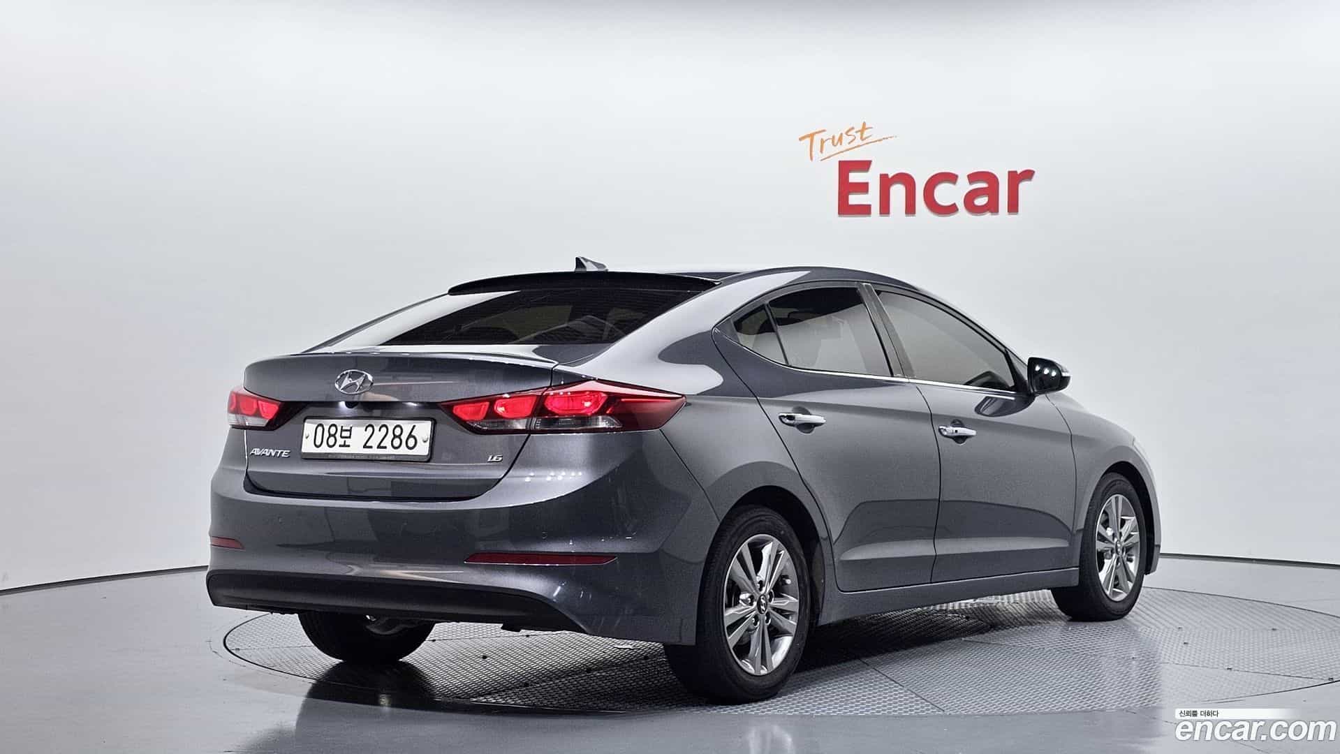 AVANTE Hyundai 2018.0-OUTER-002
