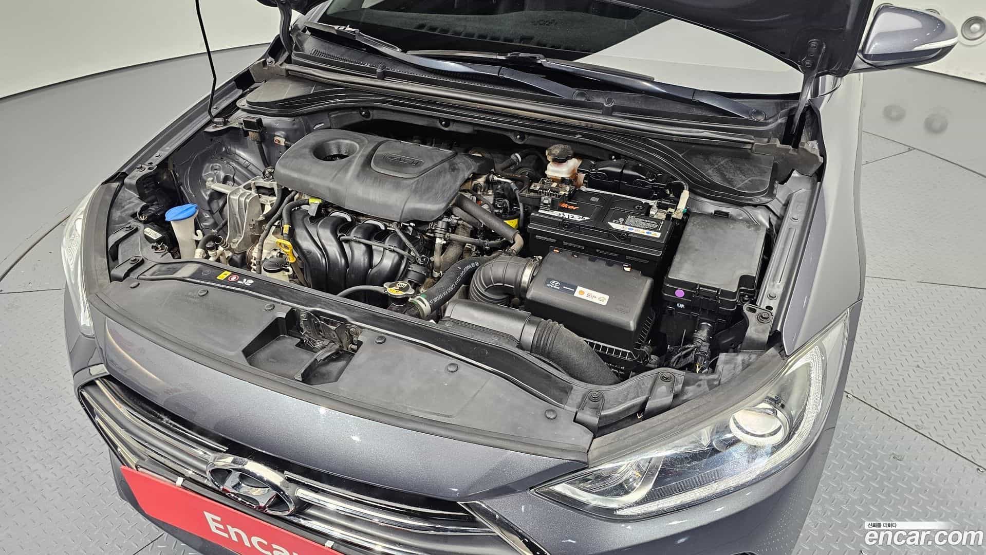AVANTE Hyundai 2018.0-OUTER-006
