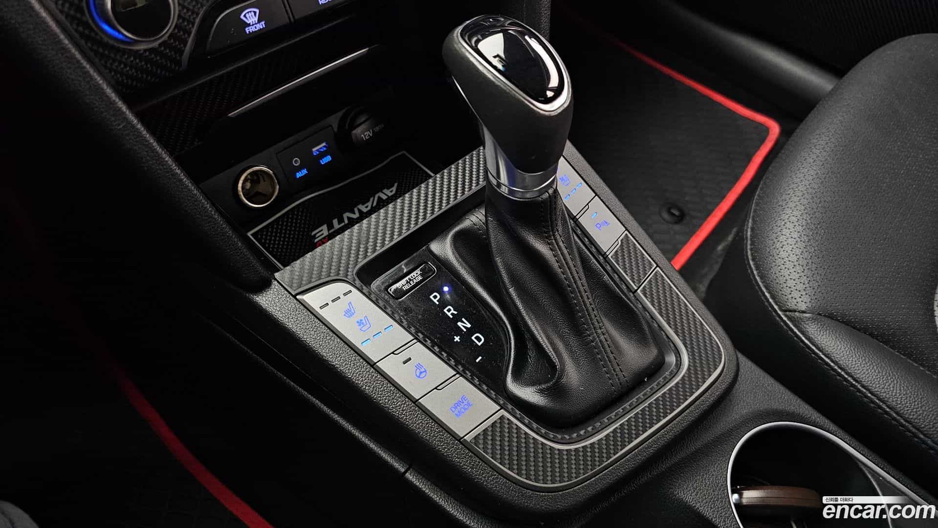 AVANTE Hyundai 2018.0-INNER-009