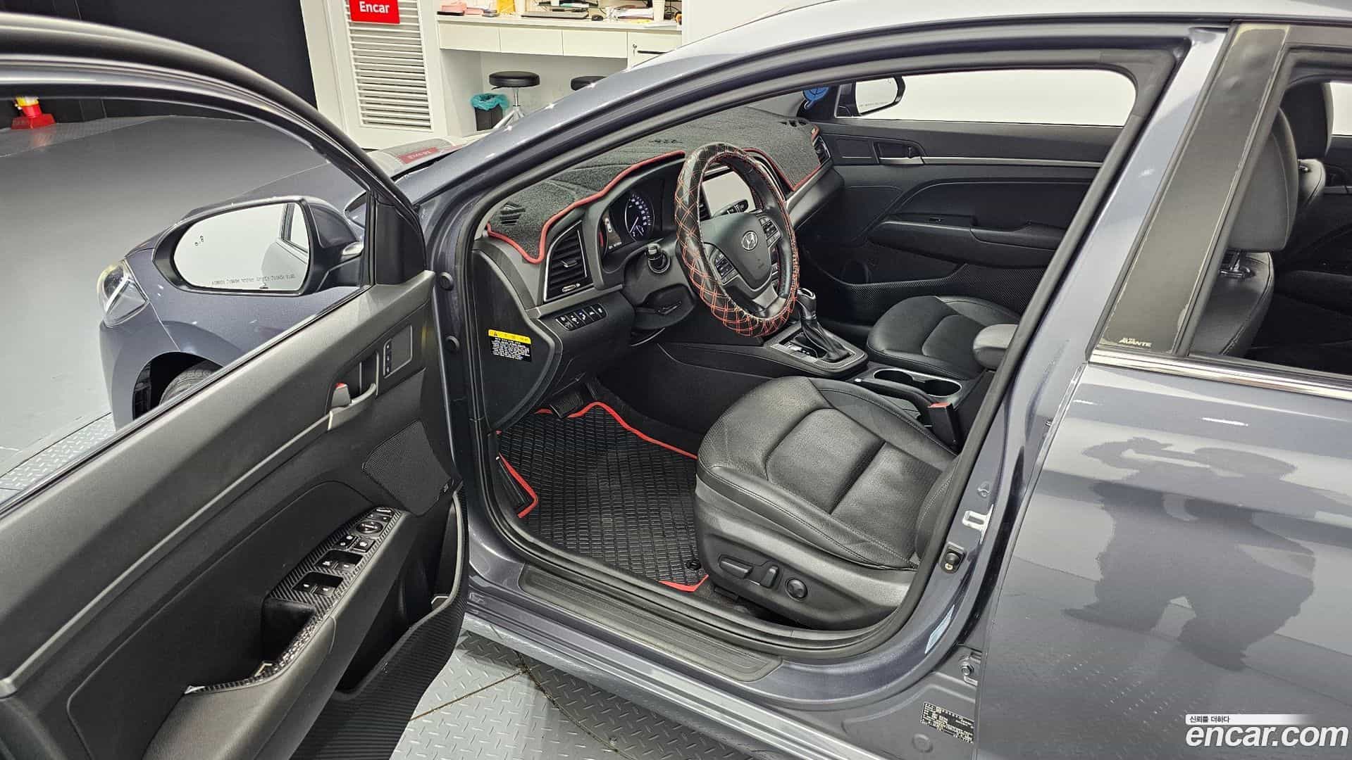 AVANTE Hyundai 2018.0-INNER-010
