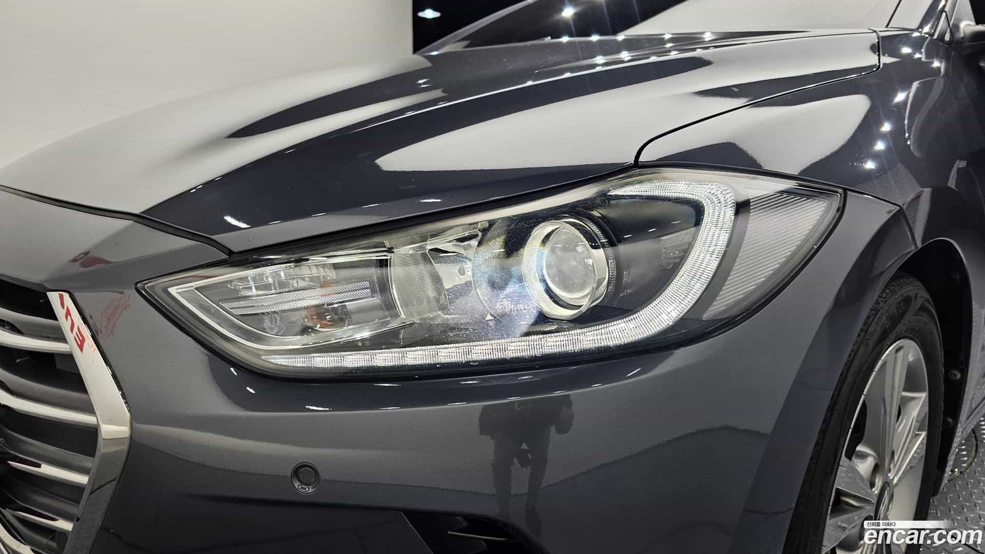 AVANTE Hyundai 2018.0-OUTER-032