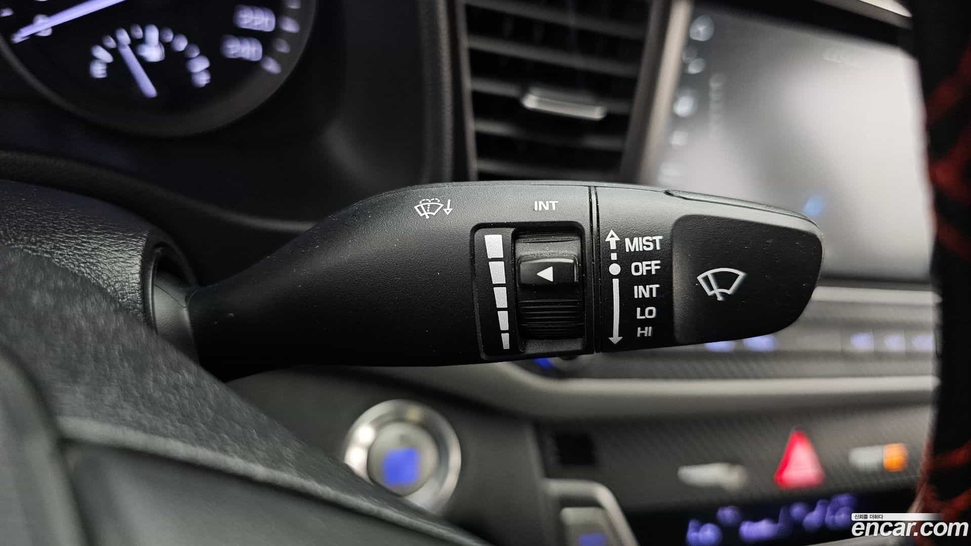 AVANTE Hyundai 2018.0-OPTION-040