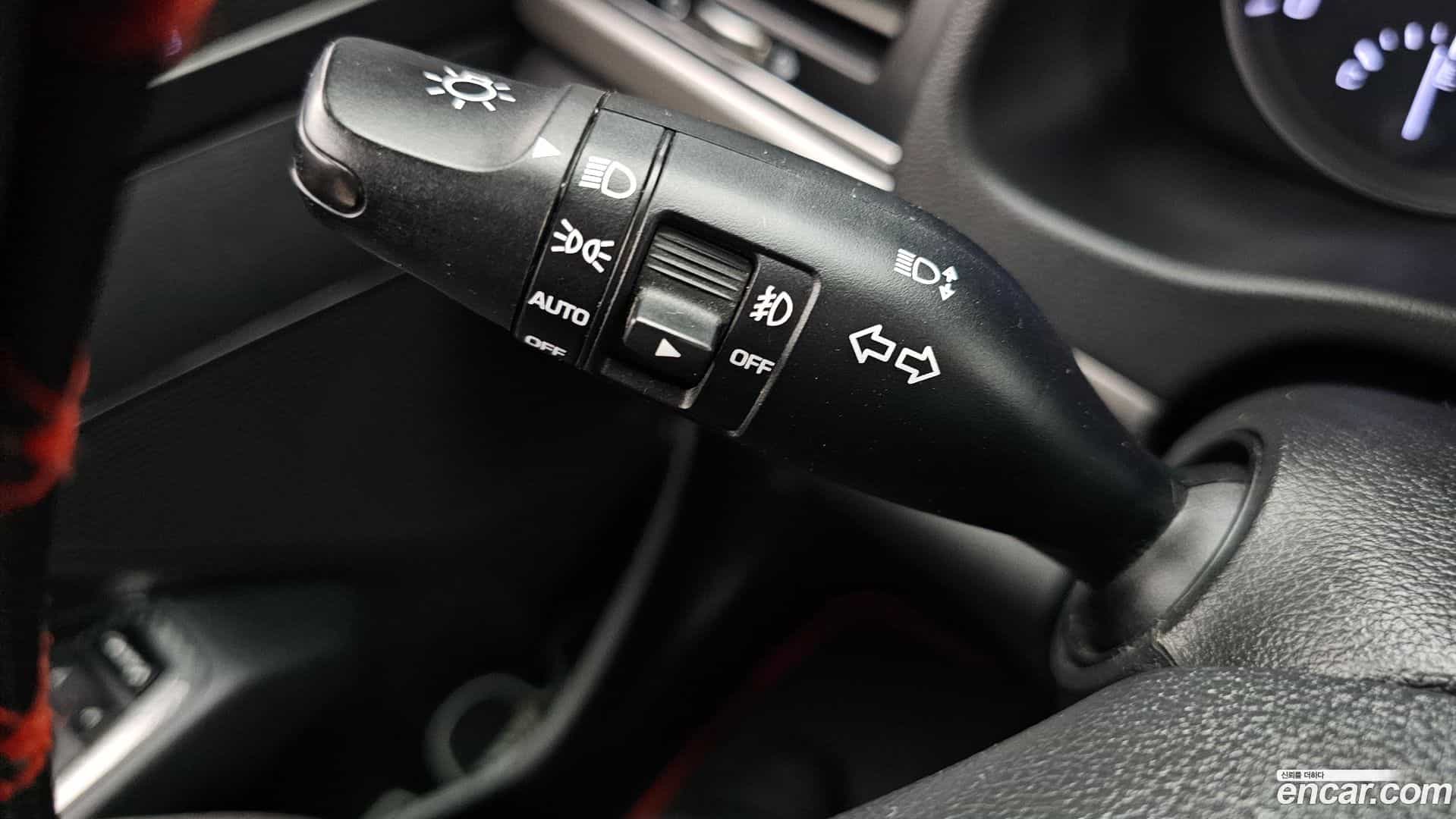 AVANTE Hyundai 2018.0-OPTION-042