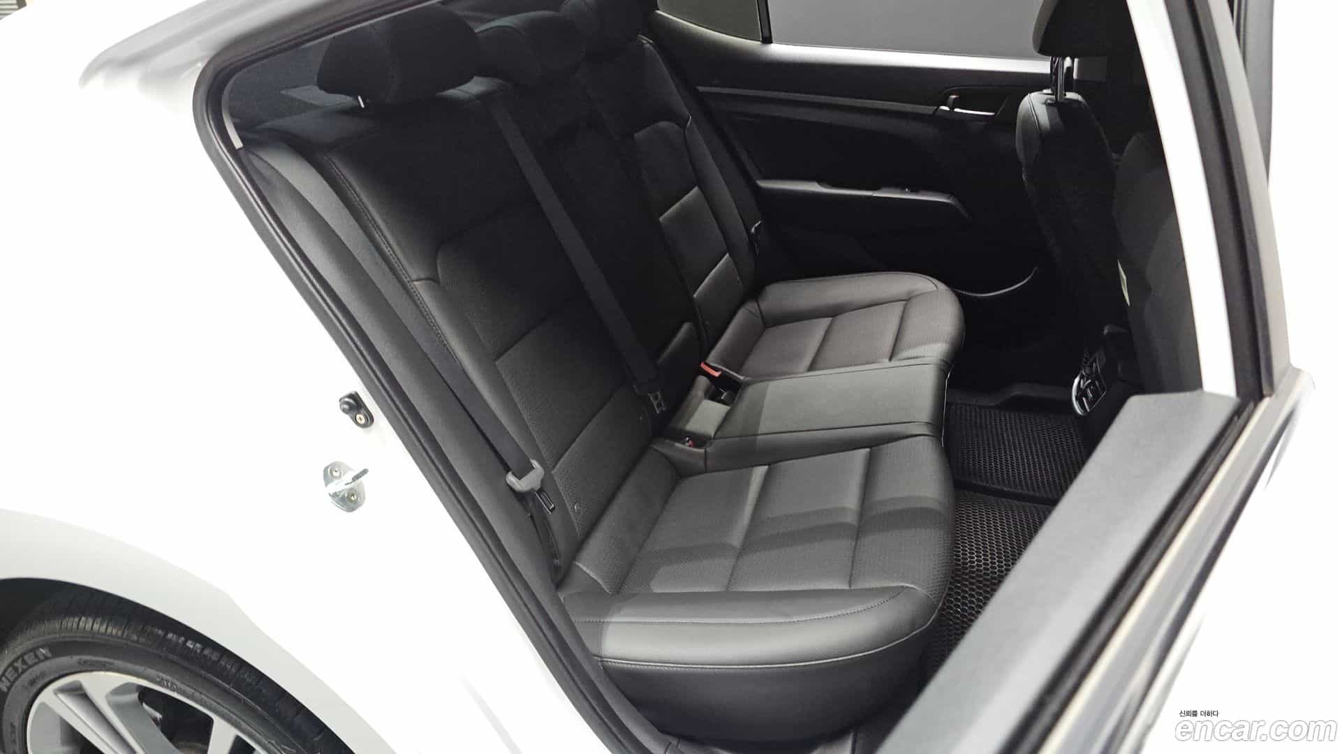 AVANTE Hyundai 2017.1-OPTION-016