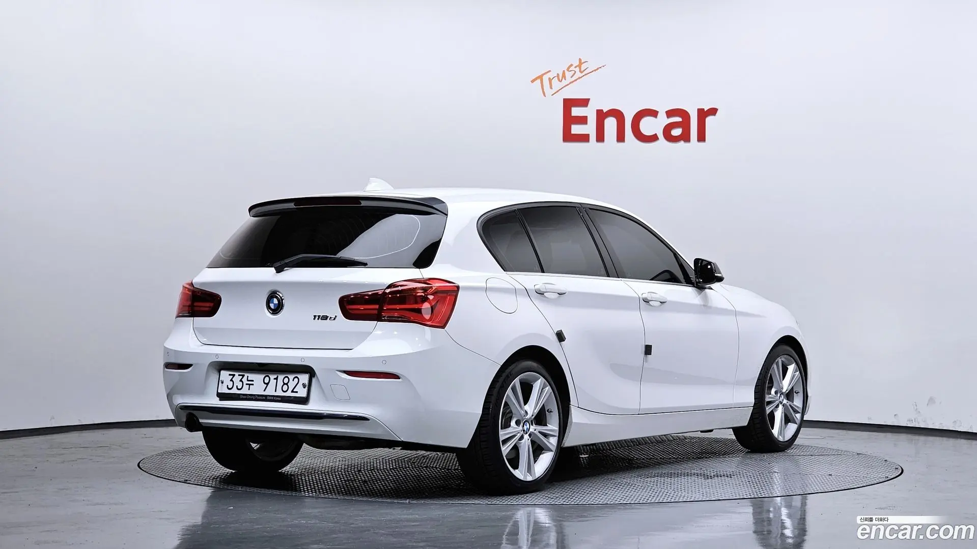 Main__Slider__Photo:1-Series BMW 2019.6-1