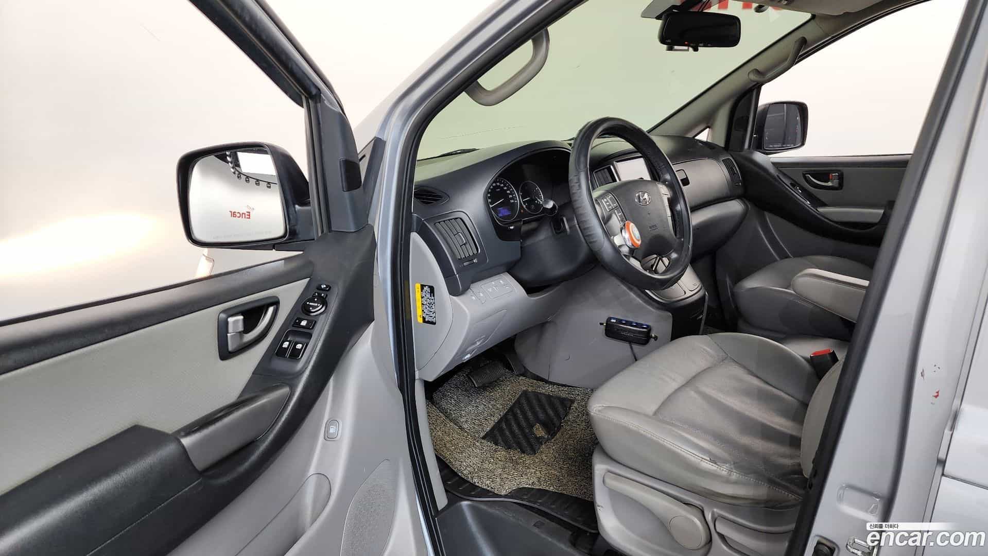 Starex Hyundai 2018.1-INNER-010