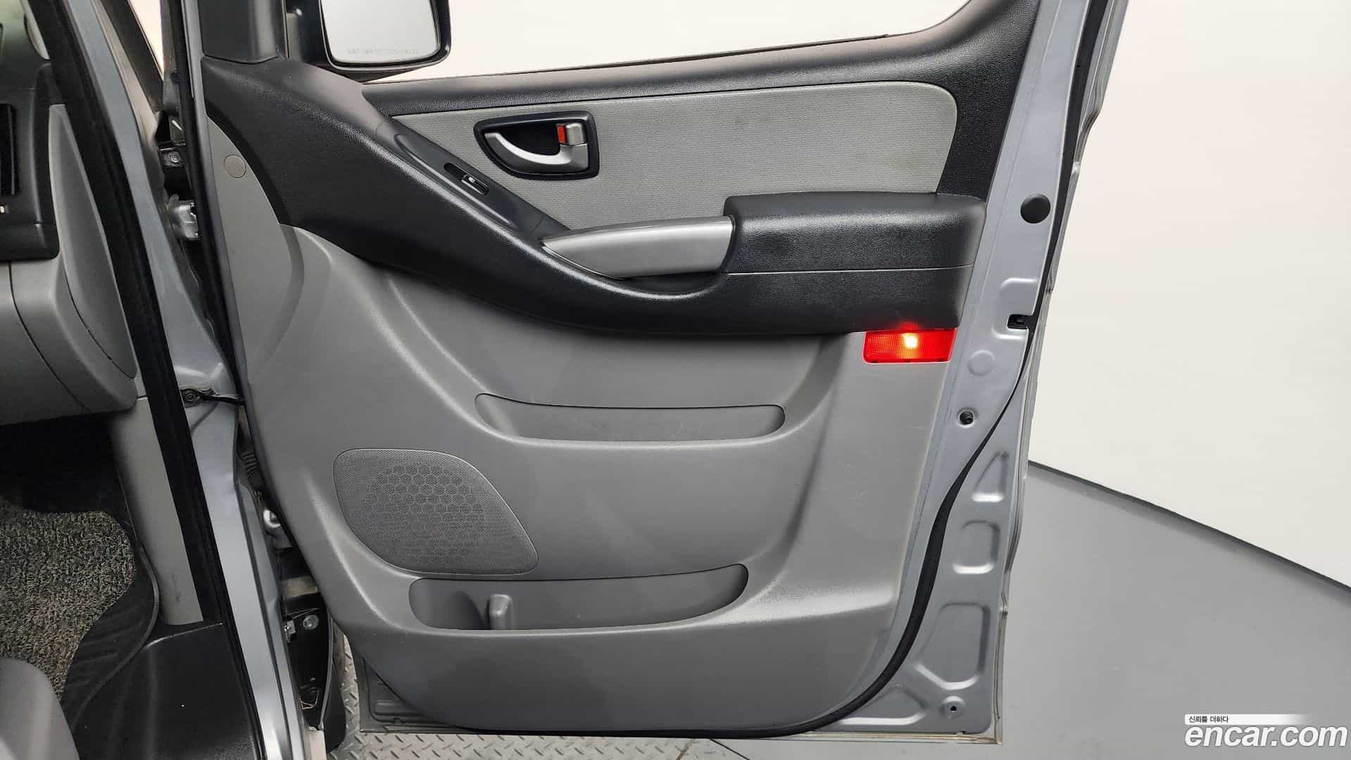 Starex Hyundai 2018.1-INNER-034