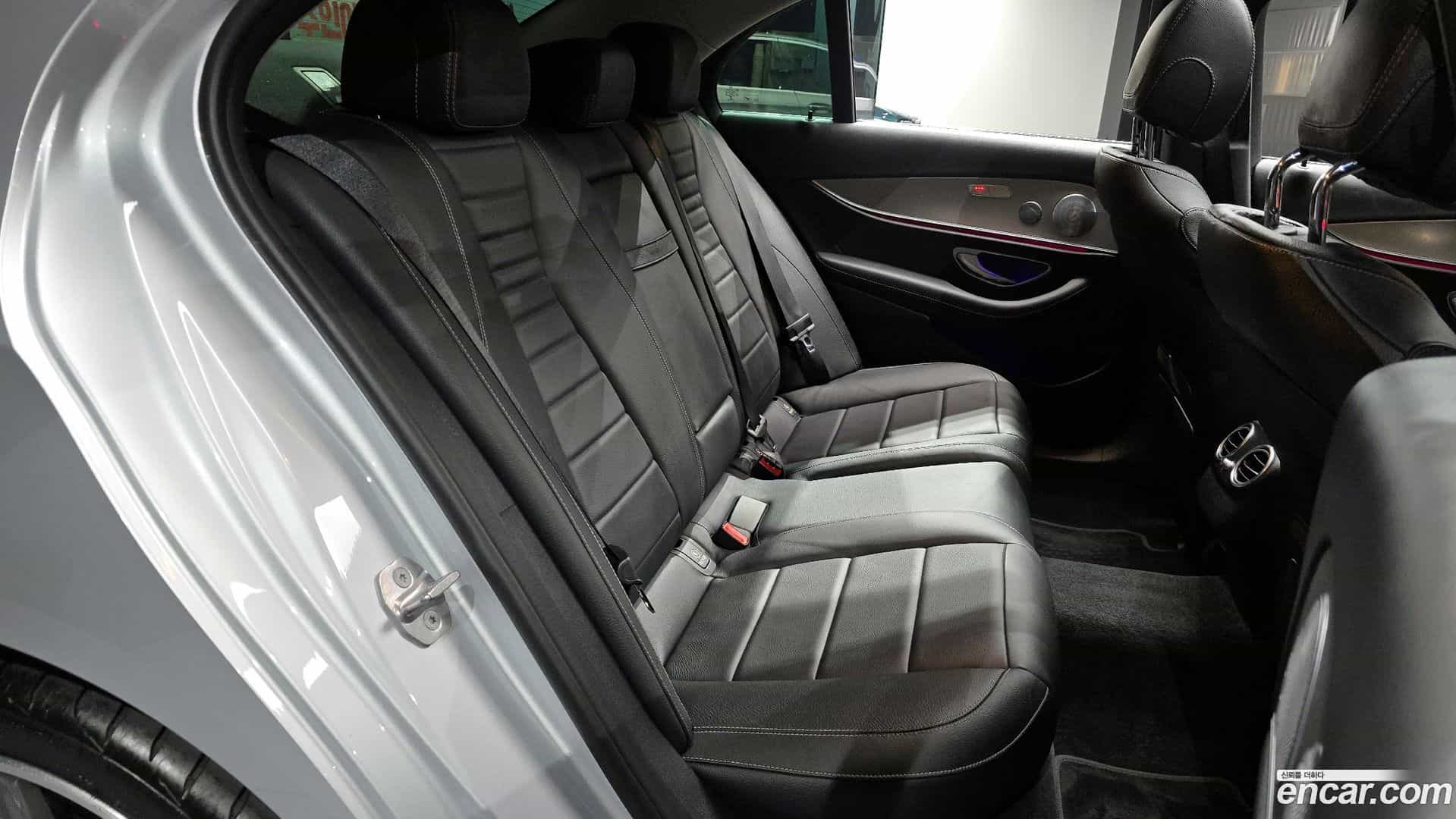 E-Class Mercedes-Benz 2018.6-OPTION-015