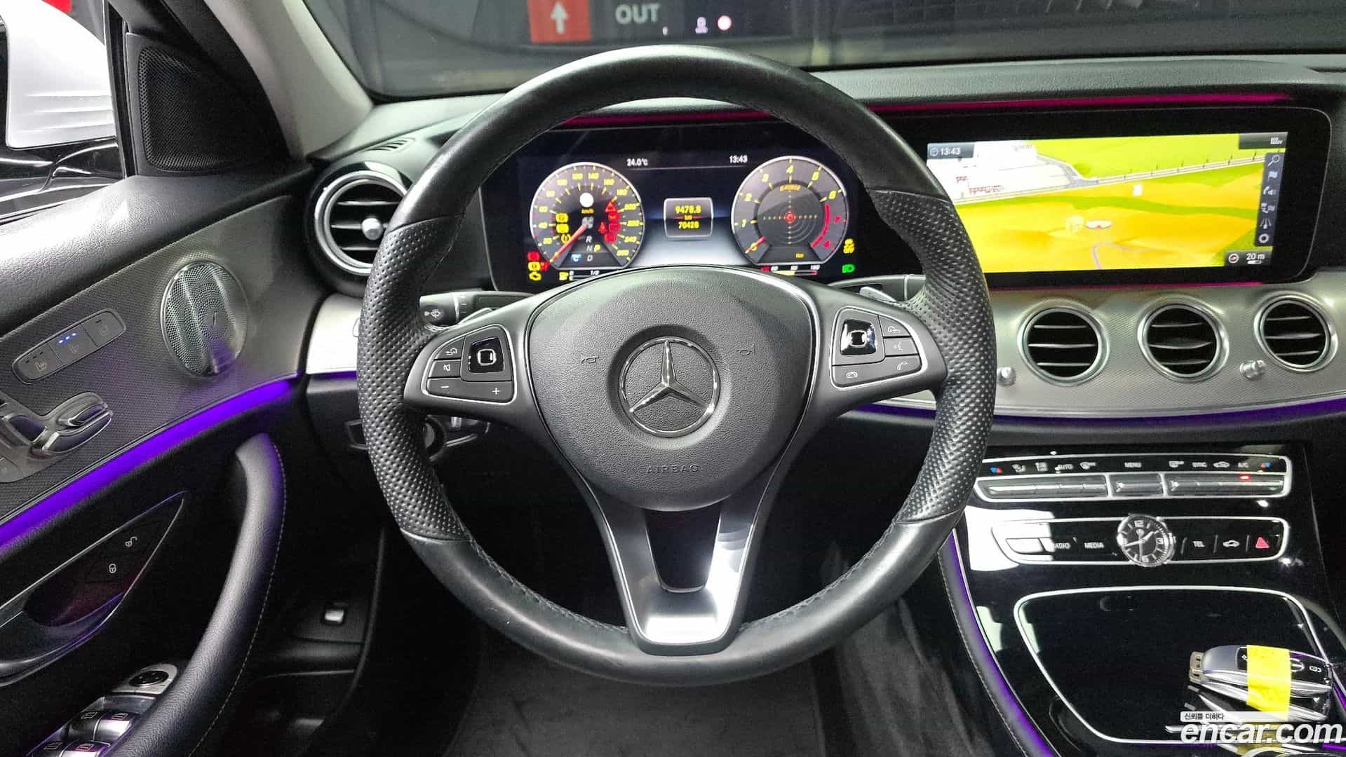 E-Class Mercedes-Benz 2018.6-OPTION-017