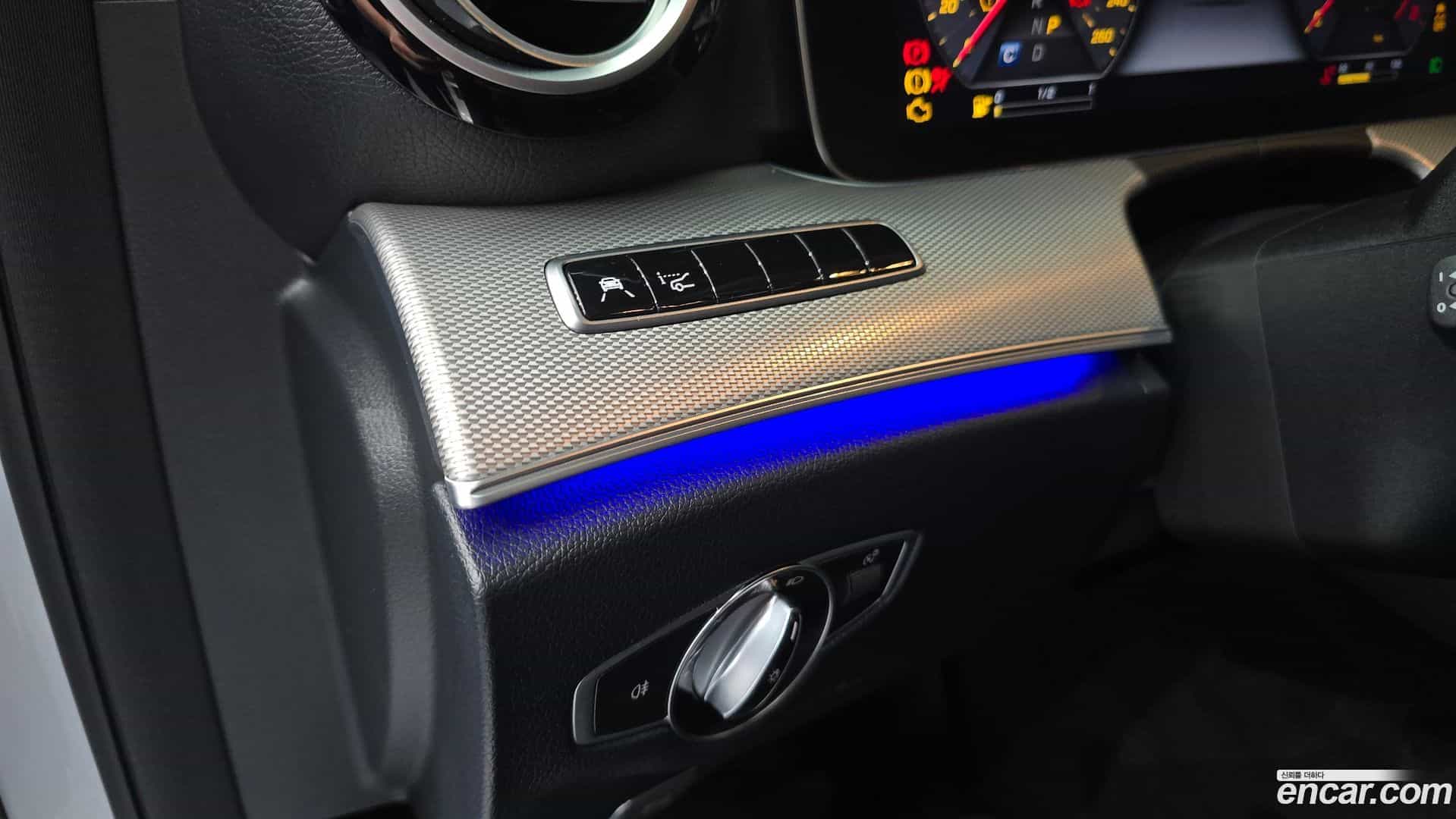 E-Class Mercedes-Benz 2018.6-OPTION-045