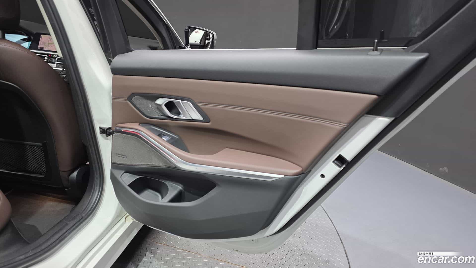 3-Series BMW 2020.11-INNER-035