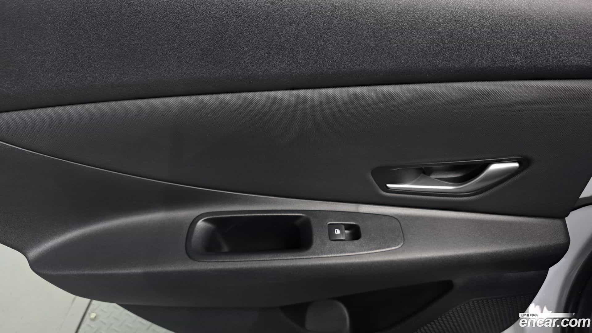 AVANTE Hyundai 2023.1-INNER-035