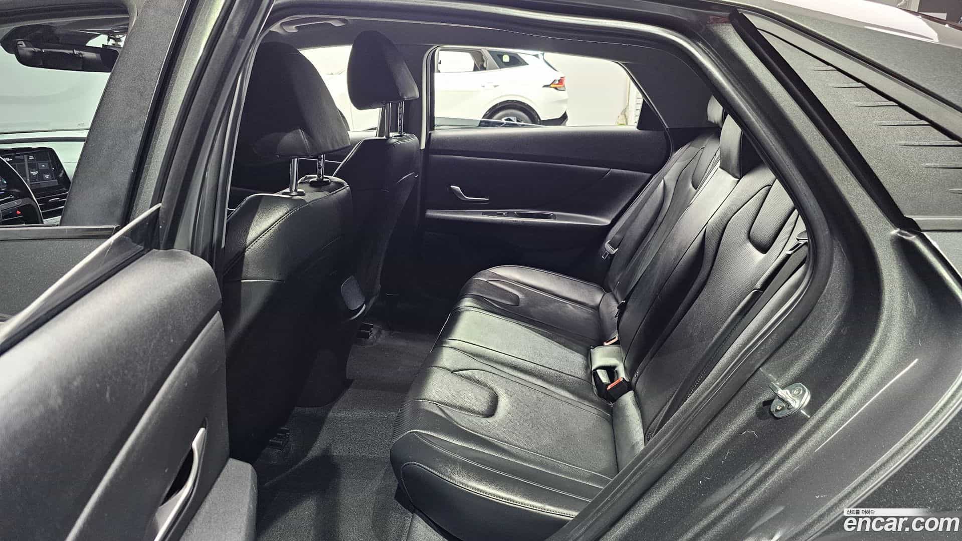 AVANTE Hyundai 2021.7-OPTION-015