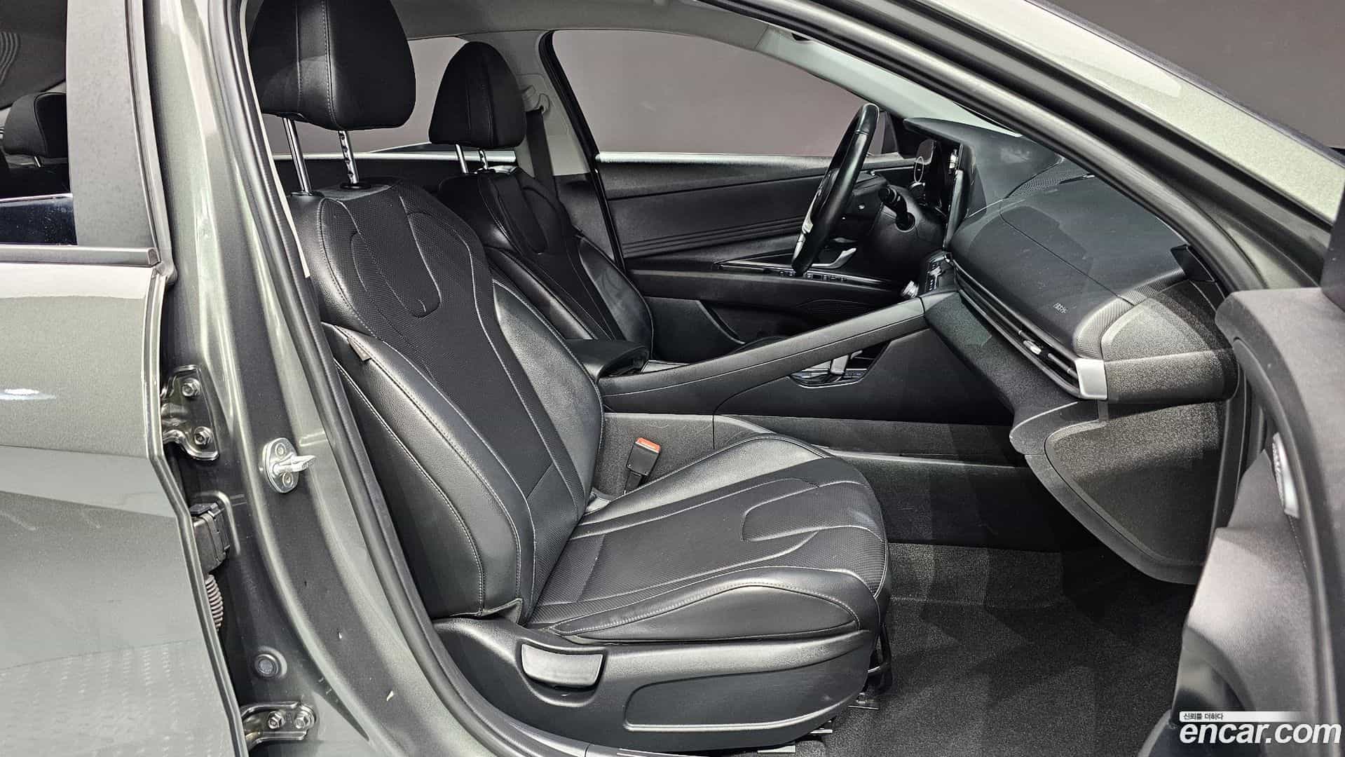 AVANTE Hyundai 2021.7-OPTION-016