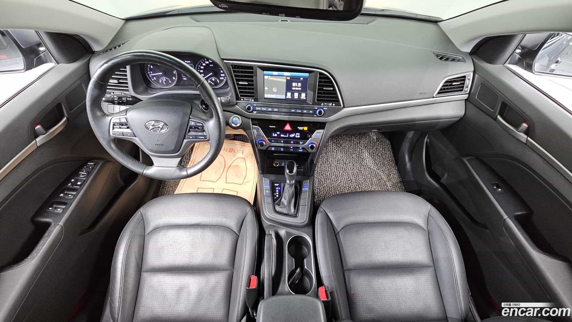 AVANTE Hyundai 2016.2-INNER-007
