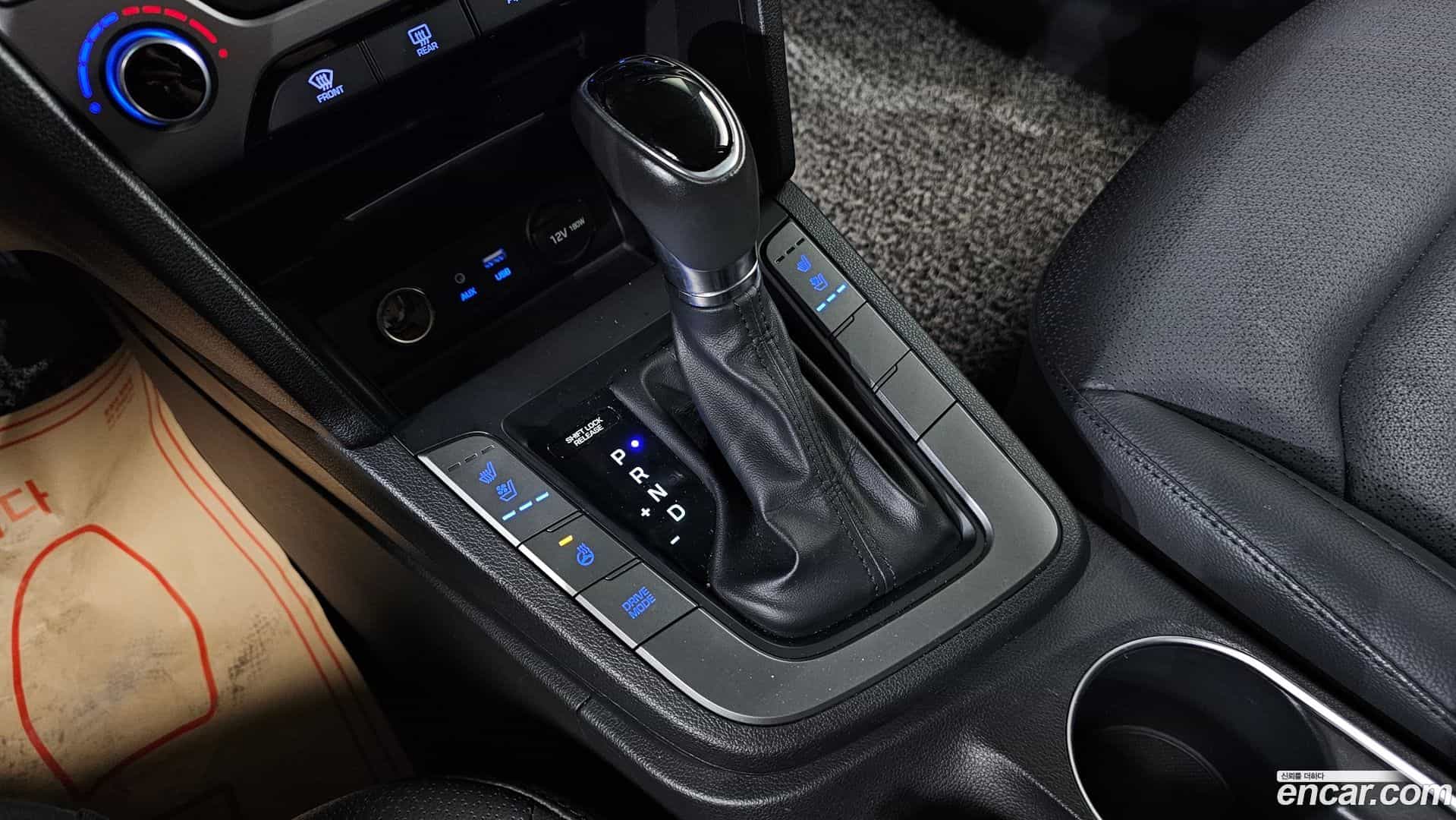 AVANTE Hyundai 2016.2-INNER-009