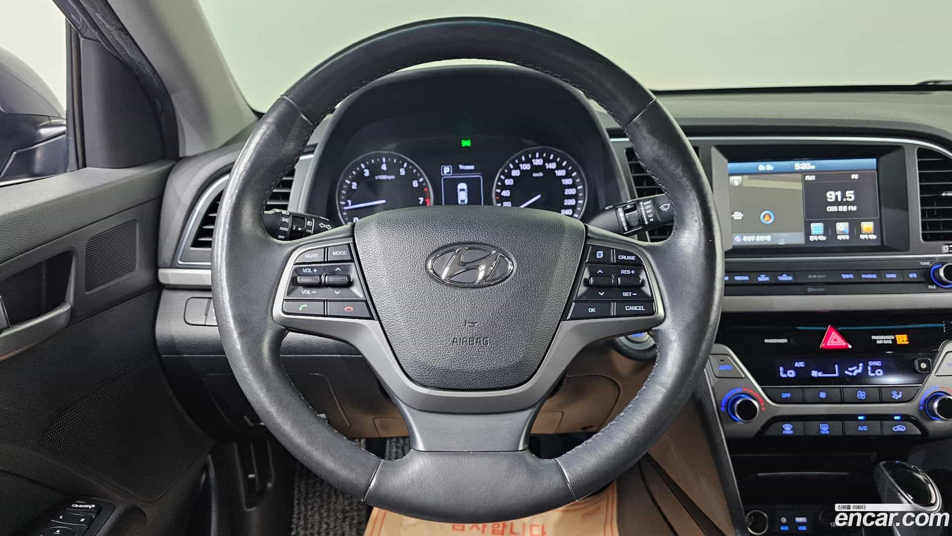 AVANTE Hyundai 2016.2-OPTION-018