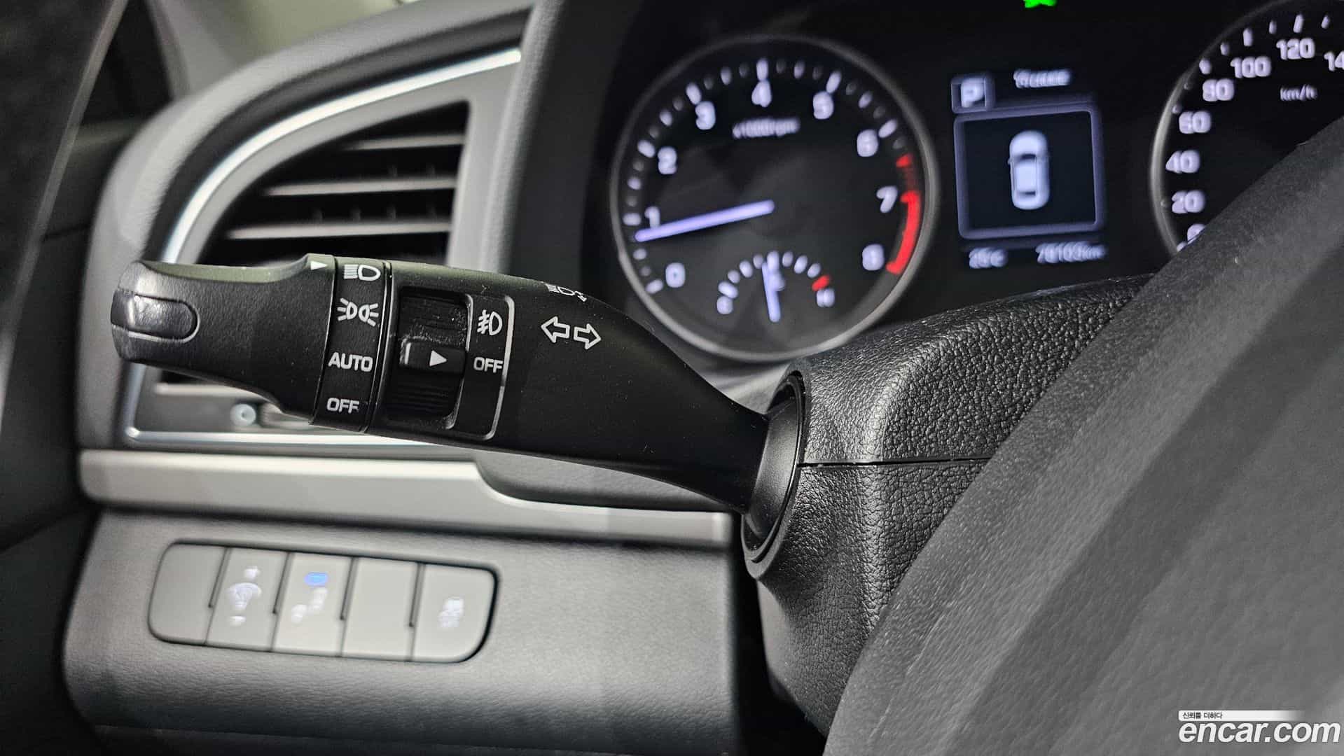 AVANTE Hyundai 2016.2-OPTION-024