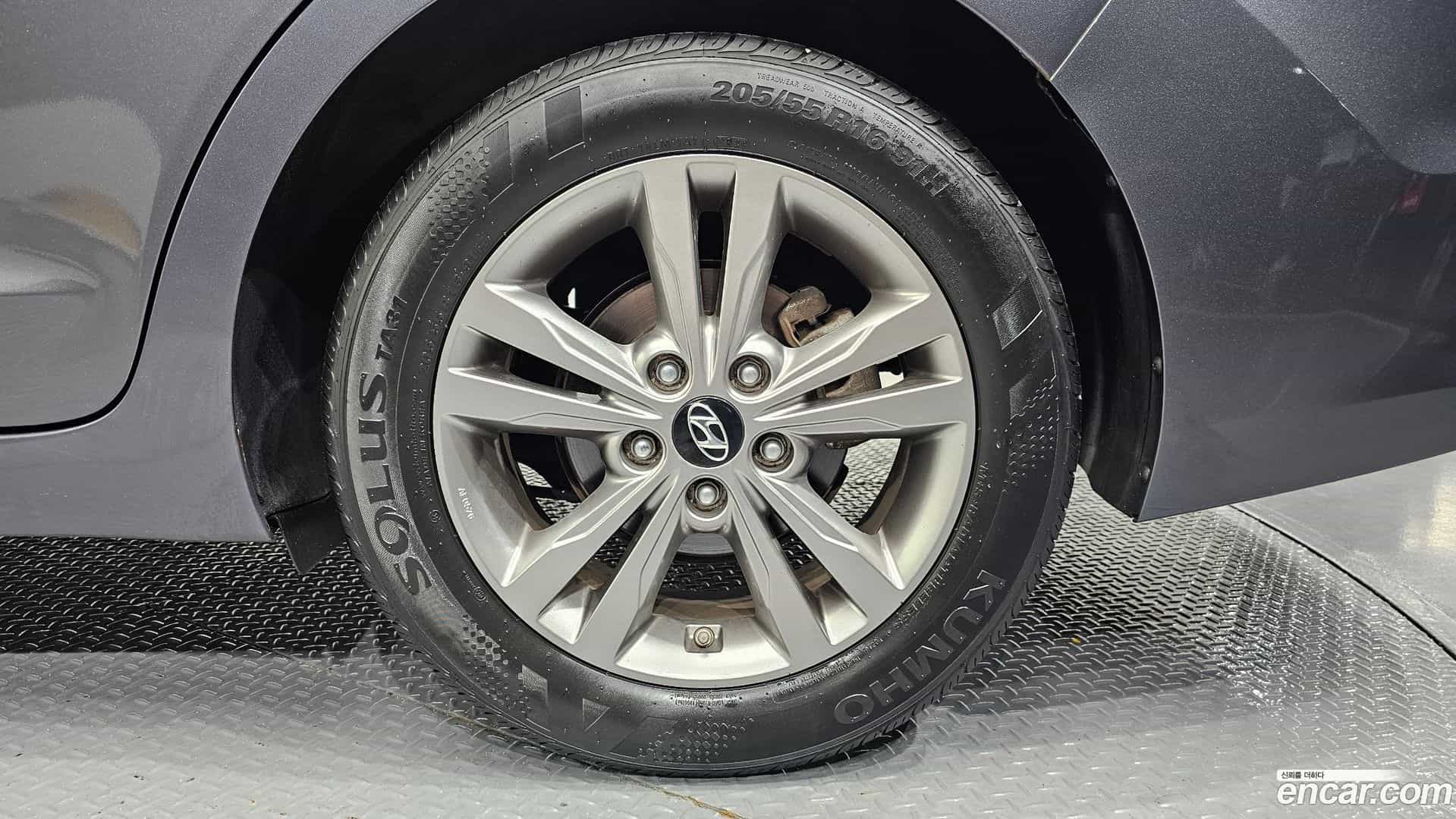 AVANTE Hyundai 2016.2-OUTER-031