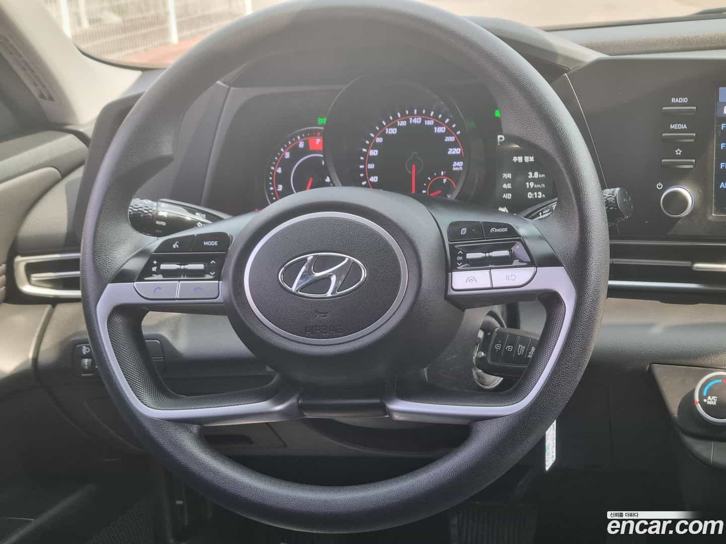 AVANTE Hyundai 2022.6-INNER-007
