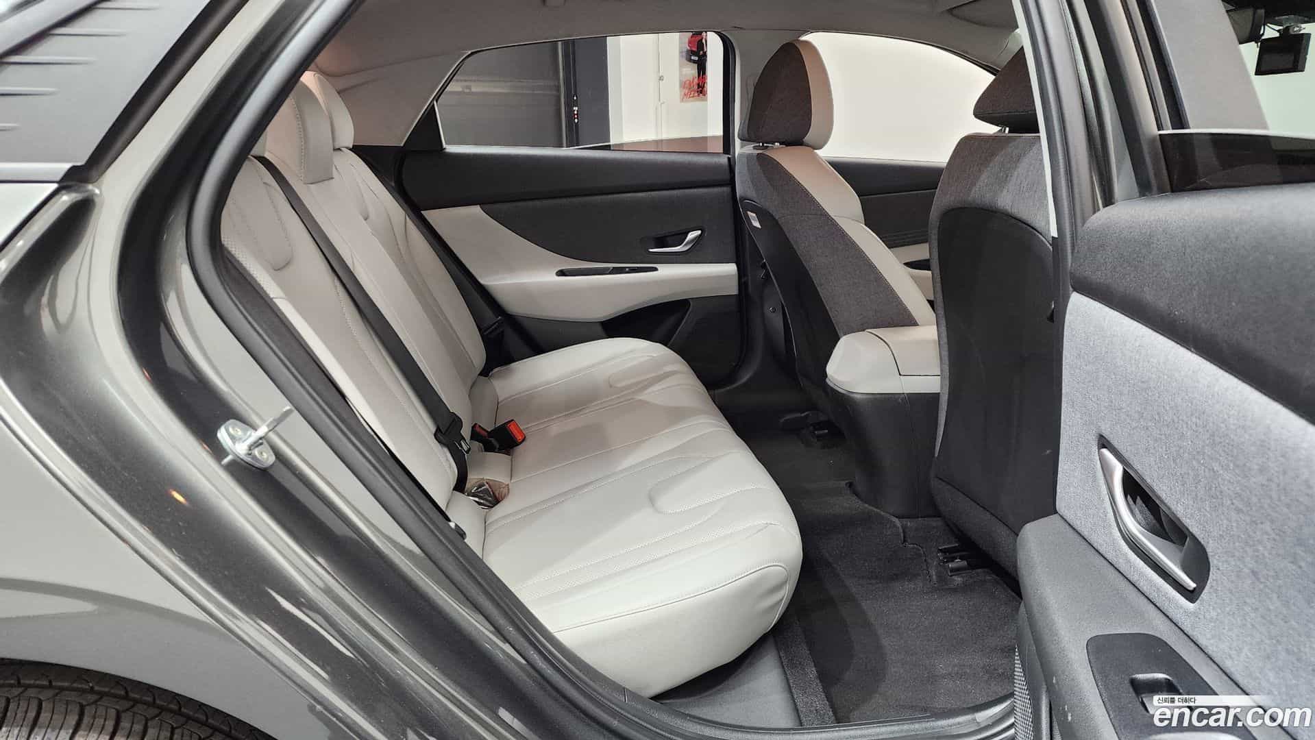 AVANTE Hyundai 2021.6-OPTION-015